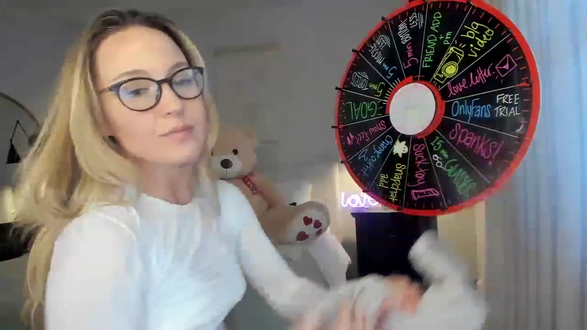 Gallery image thumbnail from LilLadyBird's myfreecams stream on, 01/27/2023, 24:43 image 2 of 20