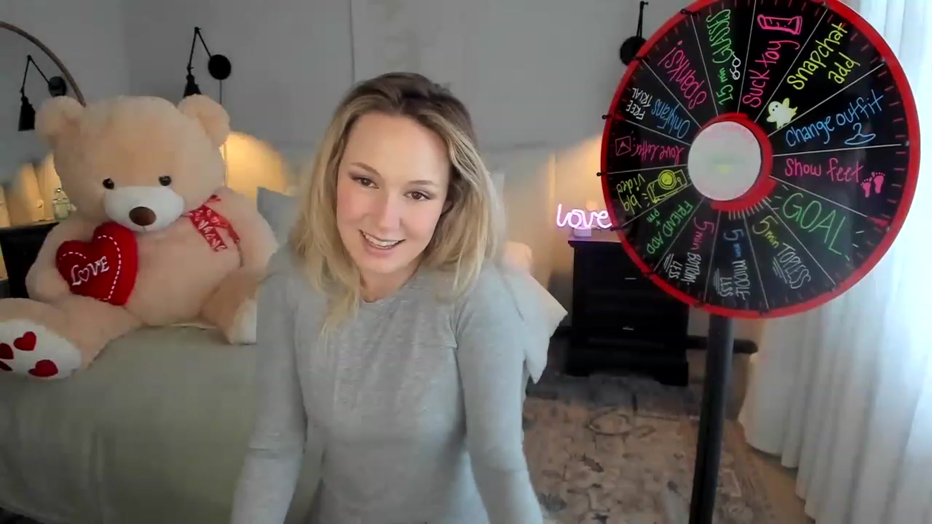 Gallery image thumbnail from LilLadyBird's myfreecams stream on, 01/27/2023, 22:35 image 14 of 20