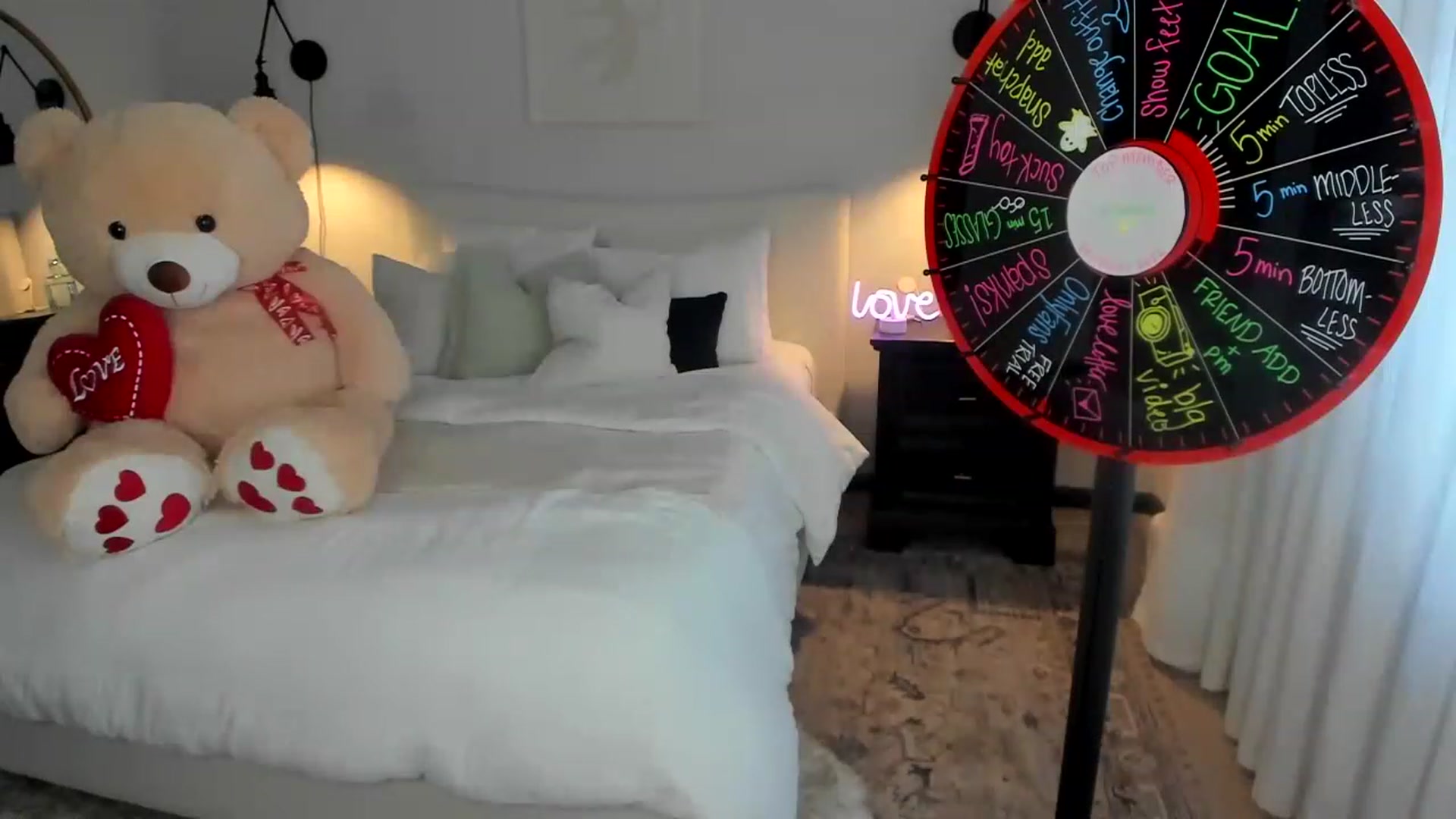 Gallery image thumbnail from LilLadyBird's myfreecams stream on, 01/27/2023, 23:38 image 17 of 20