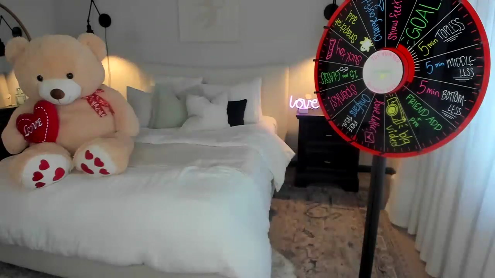 Gallery image thumbnail from LilLadyBird's myfreecams stream on, 01/27/2023, 23:38 image 16 of 20