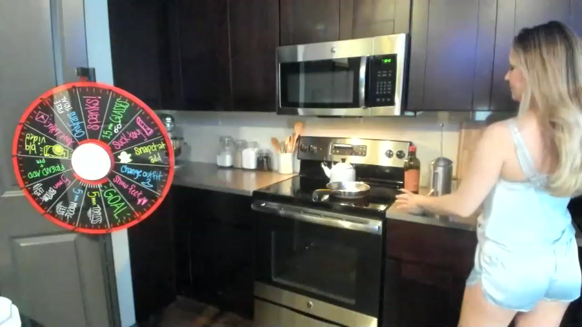 Gallery image thumbnail from LilLadyBird's myfreecams stream on, 01/29/2023, 17:42 image 4 of 20