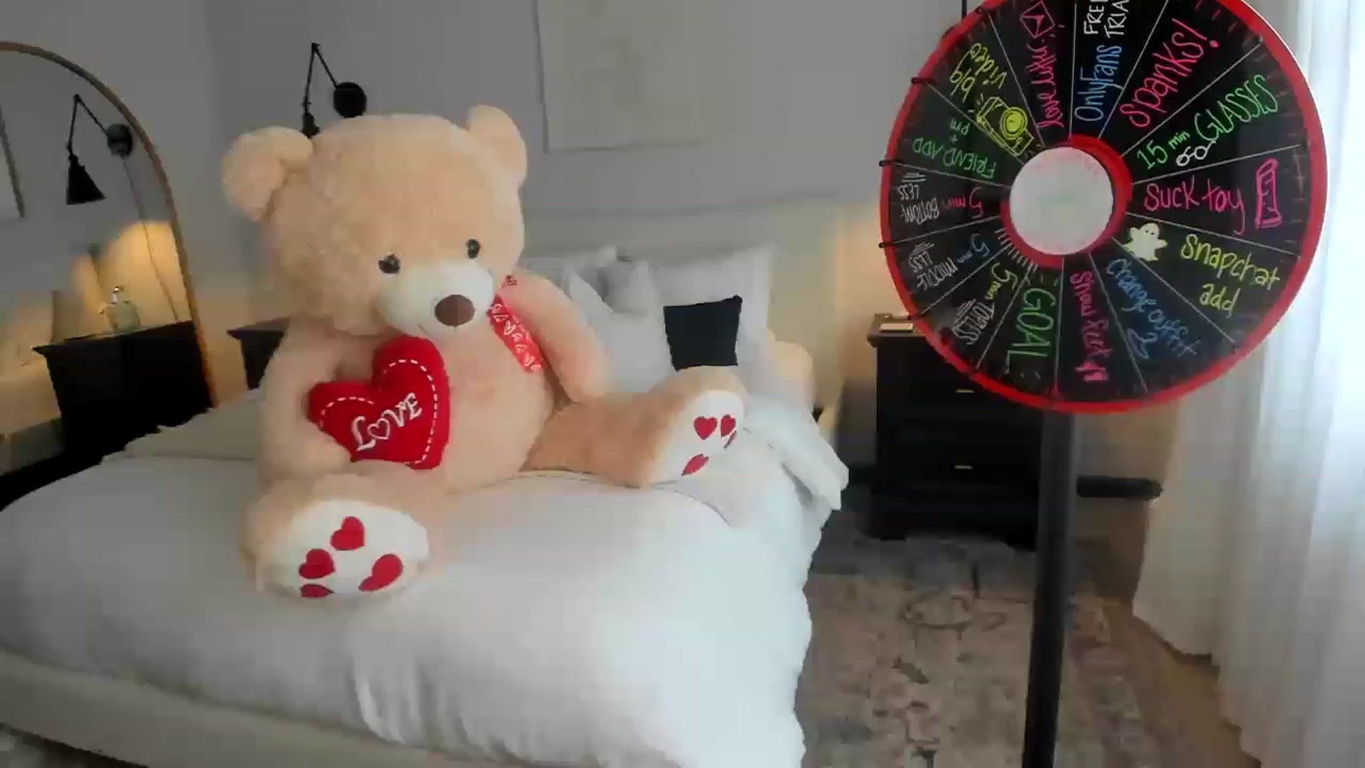 Gallery image thumbnail from LilLadyBird's myfreecams stream on, 02/03/2023, 19:00 image 13 of 20