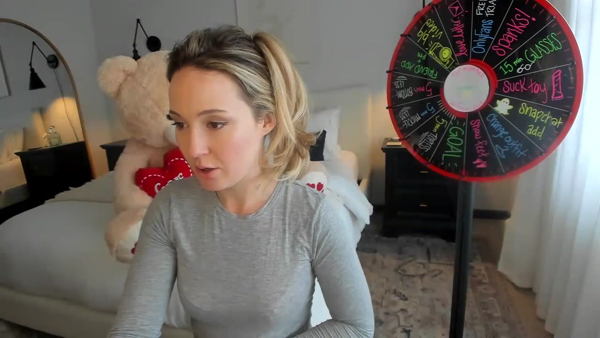 Gallery image thumbnail from LilLadyBird's myfreecams stream on, 02/03/2023, 19:00 image 15 of 20