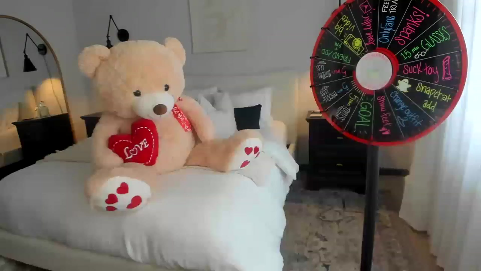 Gallery image thumbnail from LilLadyBird's myfreecams stream on, 02/03/2023, 19:00 image 10 of 20