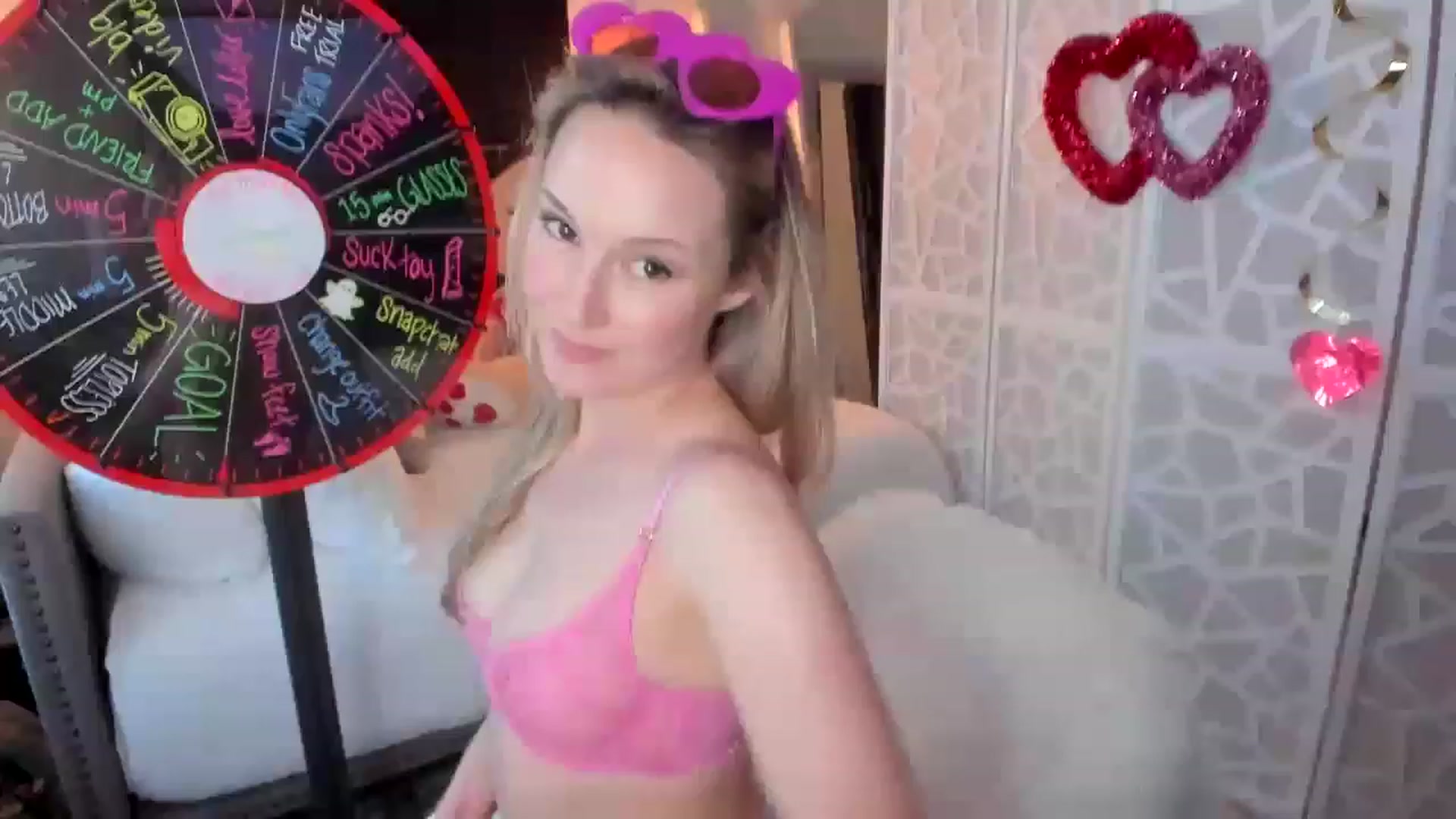 Gallery image thumbnail from LilLadyBird's myfreecams stream on, 02/07/2023, 24:20 image 11 of 20