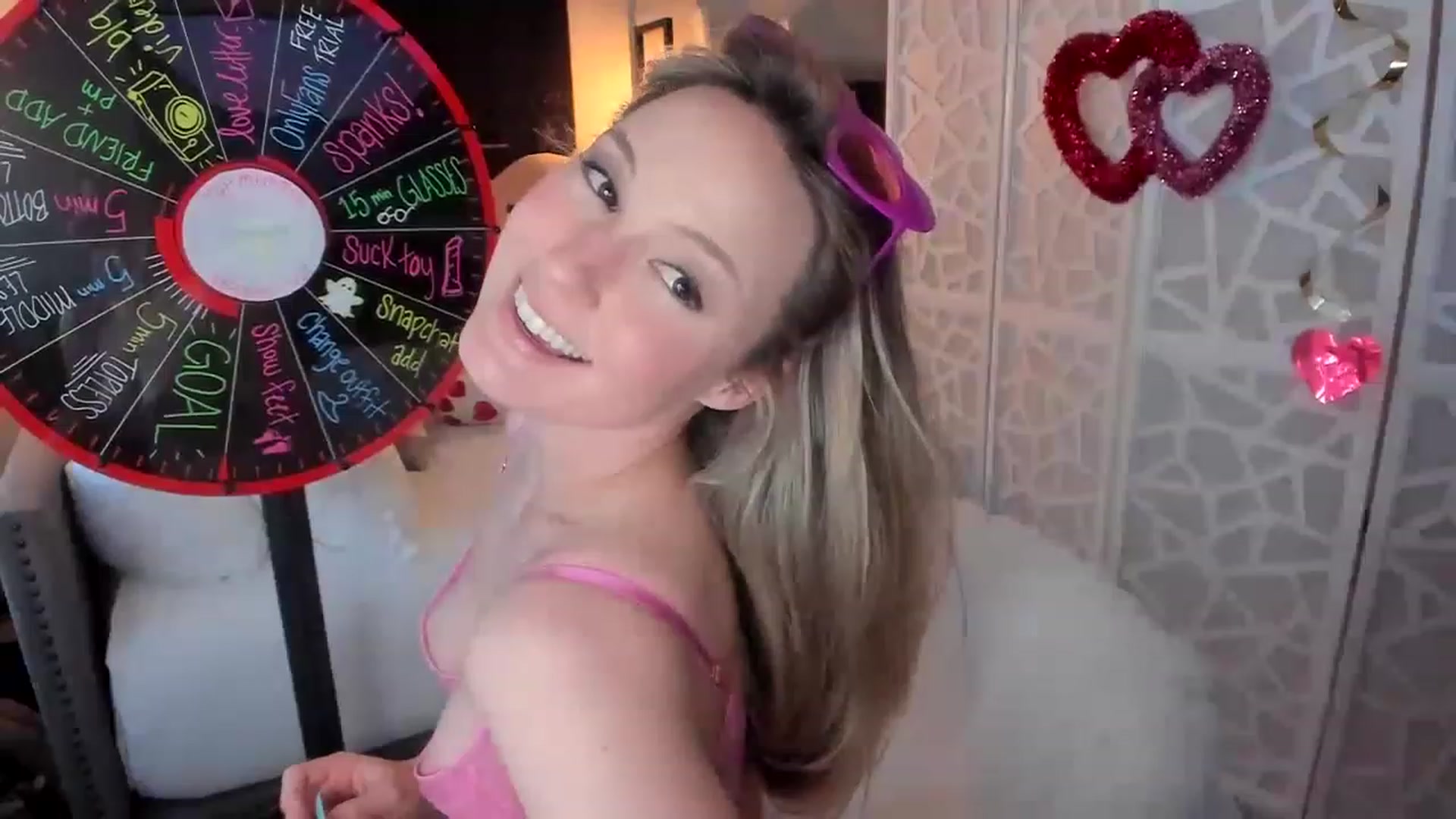 Gallery image thumbnail from LilLadyBird's myfreecams stream on, 02/07/2023, 24:20 image 17 of 20