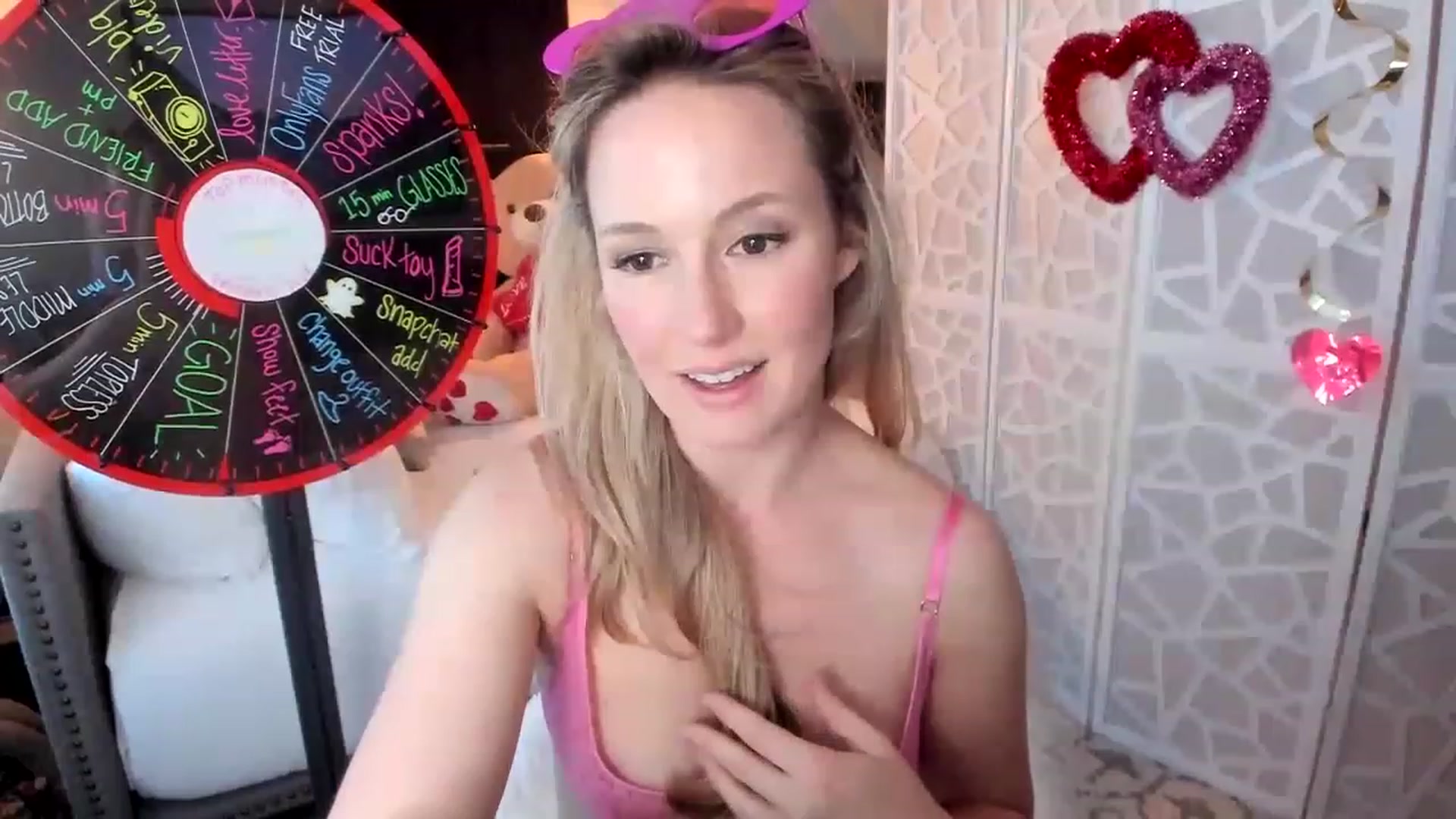 Gallery image thumbnail from LilLadyBird's myfreecams stream on, 02/07/2023, 24:20 image 12 of 20
