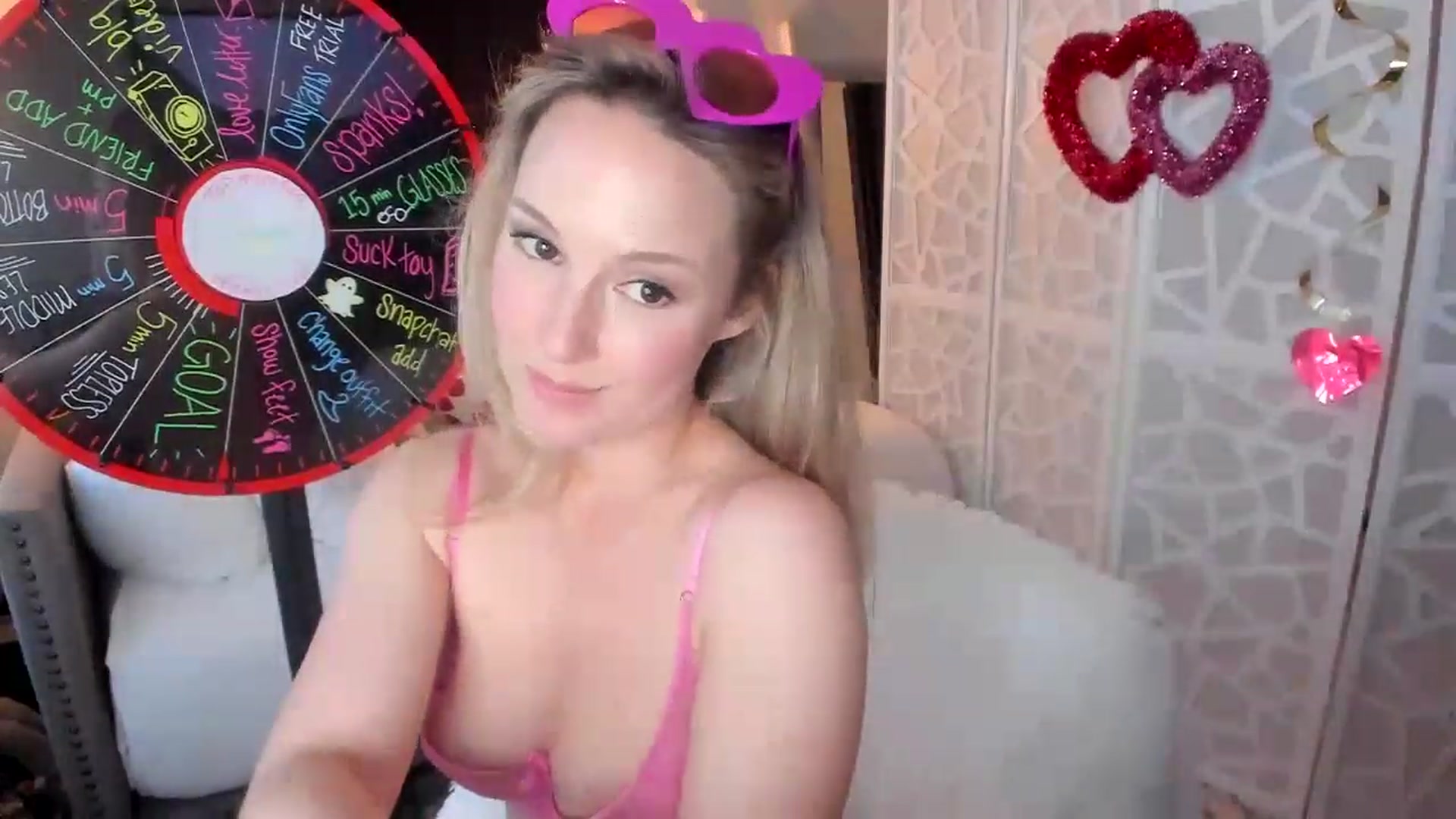 Gallery image thumbnail from LilLadyBird's myfreecams stream on, 02/07/2023, 24:20 image 19 of 20