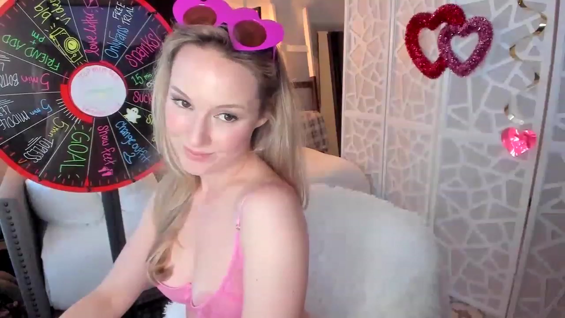 Gallery image thumbnail from LilLadyBird's myfreecams stream on, 02/07/2023, 24:20 image 16 of 20