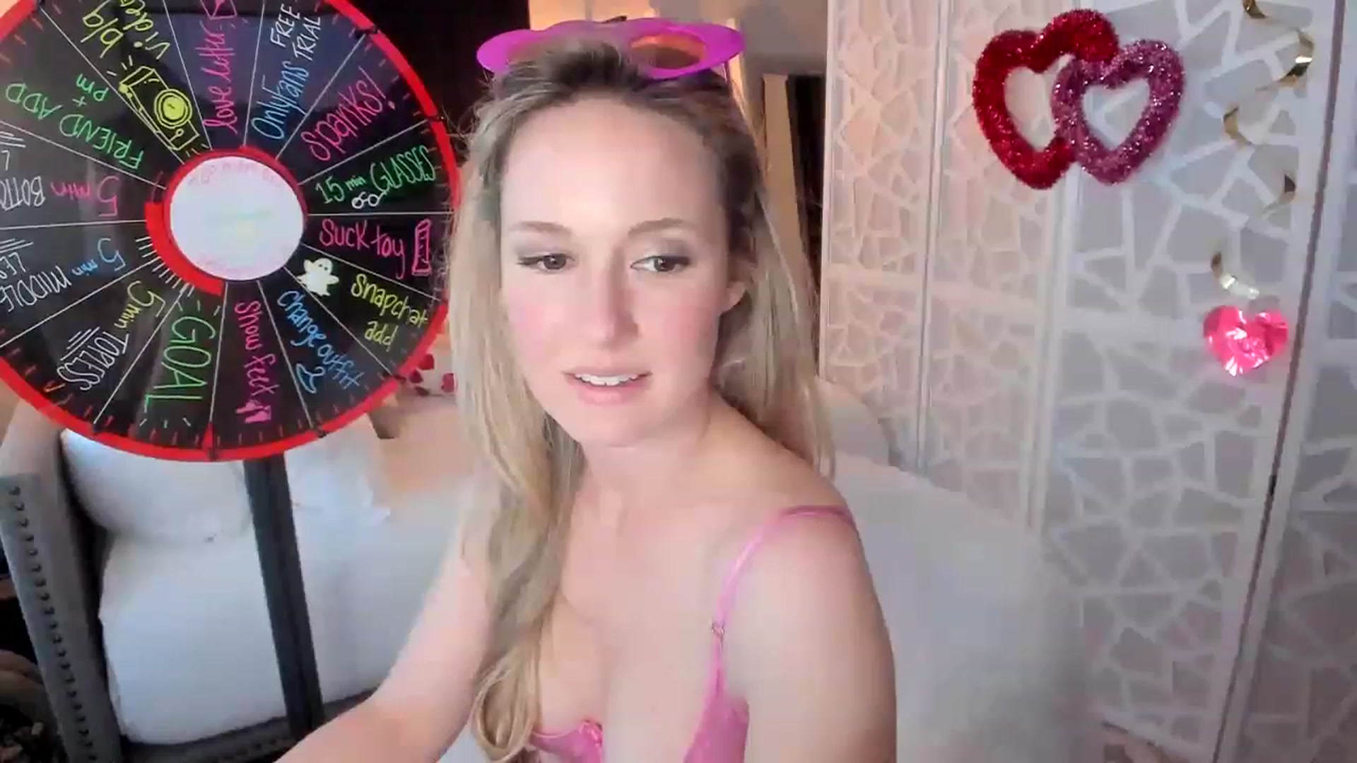 Gallery image thumbnail from LilLadyBird's myfreecams stream on, 02/07/2023, 24:26 image 16 of 20