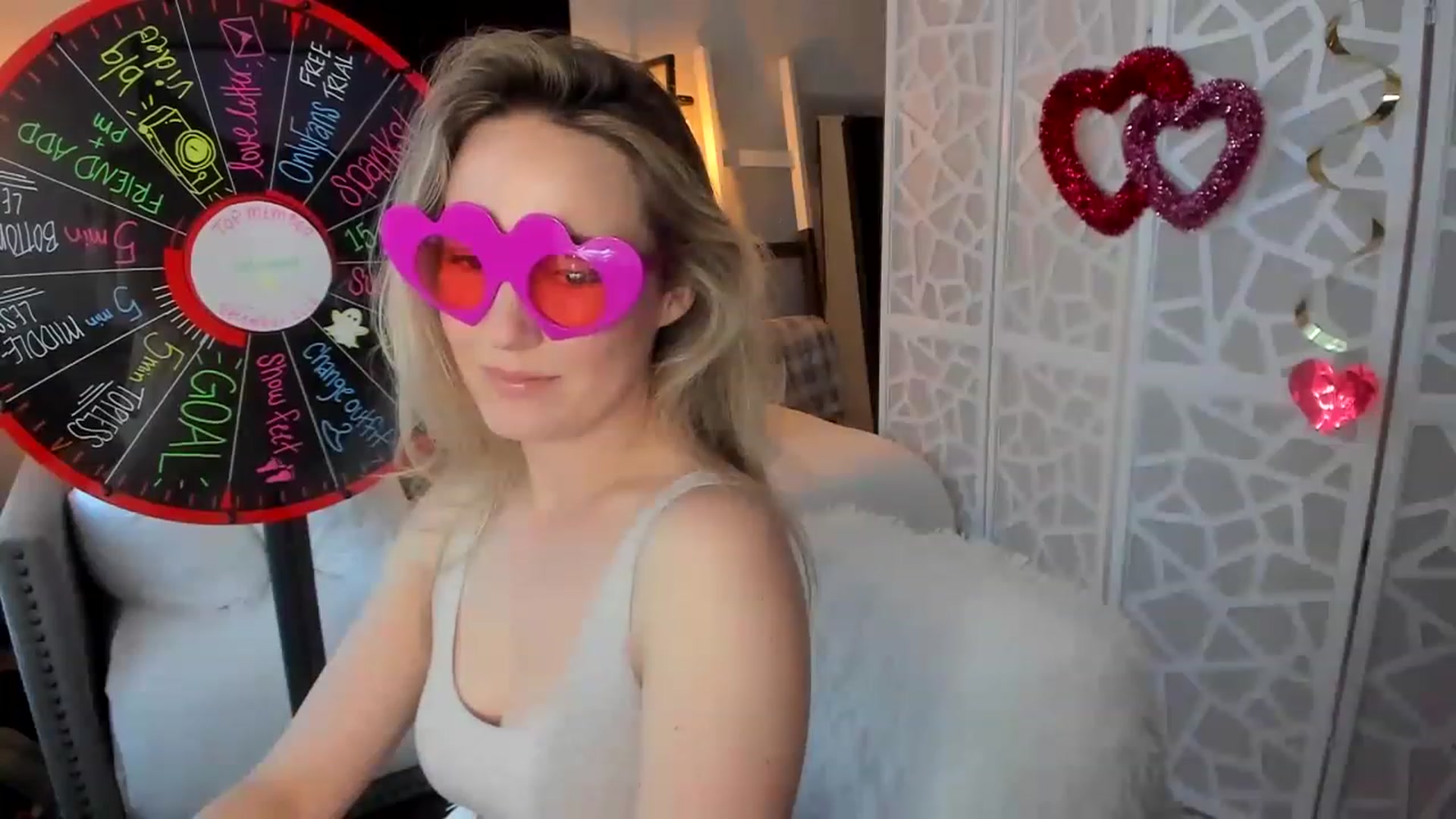 Gallery image thumbnail from LilLadyBird's myfreecams stream on, 02/07/2023, 24:26 image 11 of 20