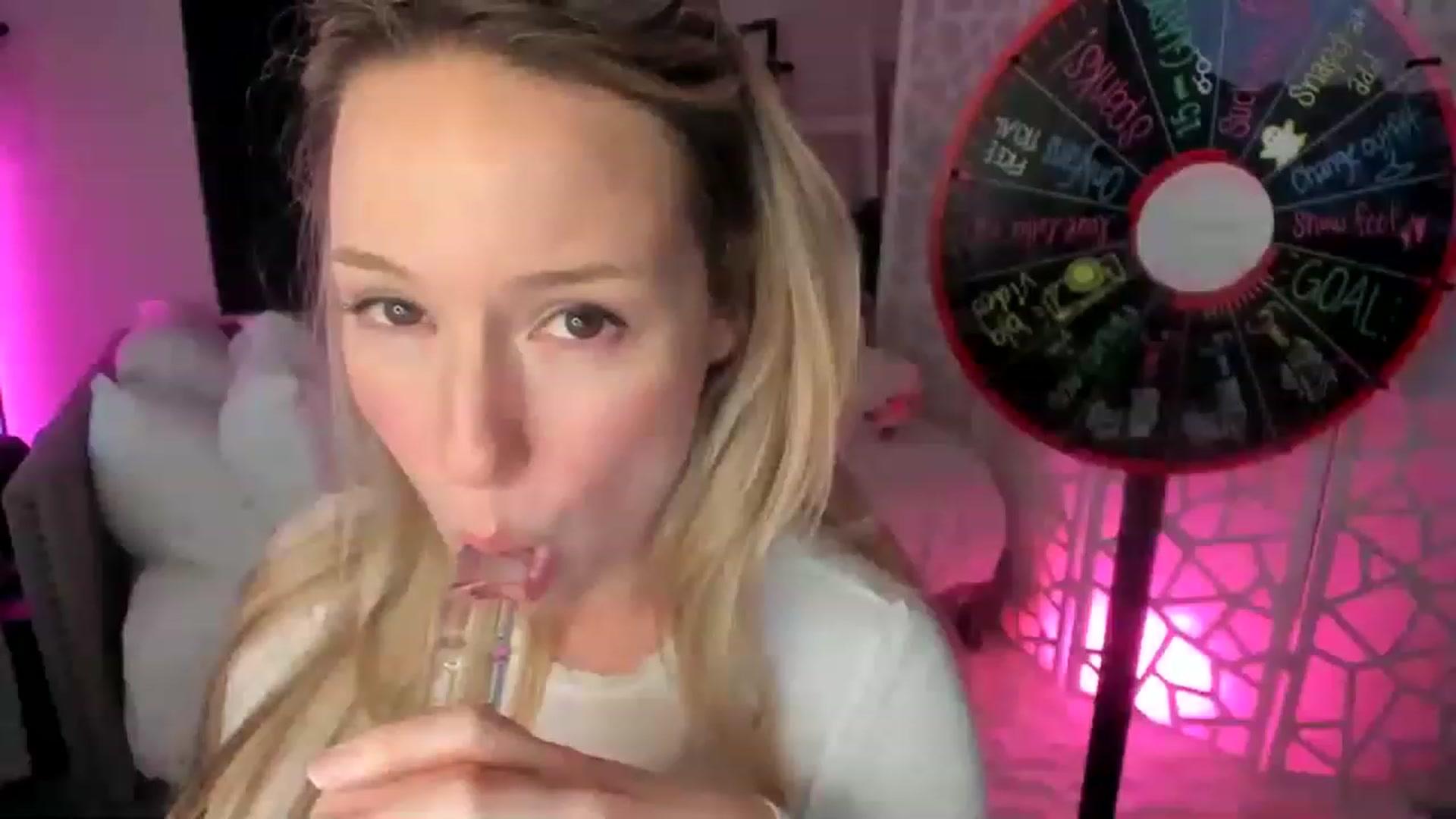 Gallery image thumbnail from LilLadyBird's myfreecams stream on, 02/11/2023, 24:49 image 16 of 20