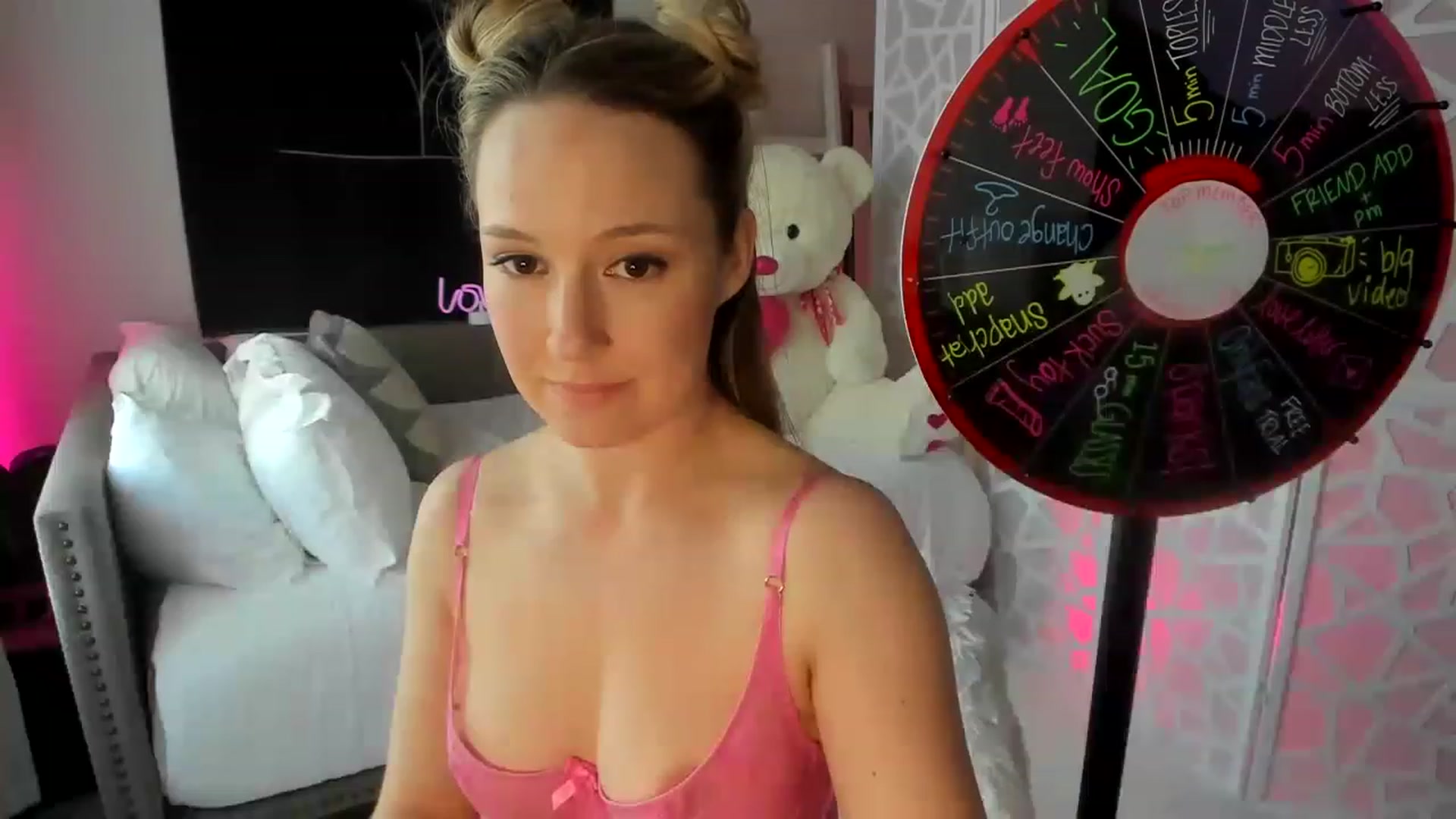 Gallery image thumbnail from LilLadyBird's myfreecams stream on, 02/12/2023, 24:26 image 8 of 20