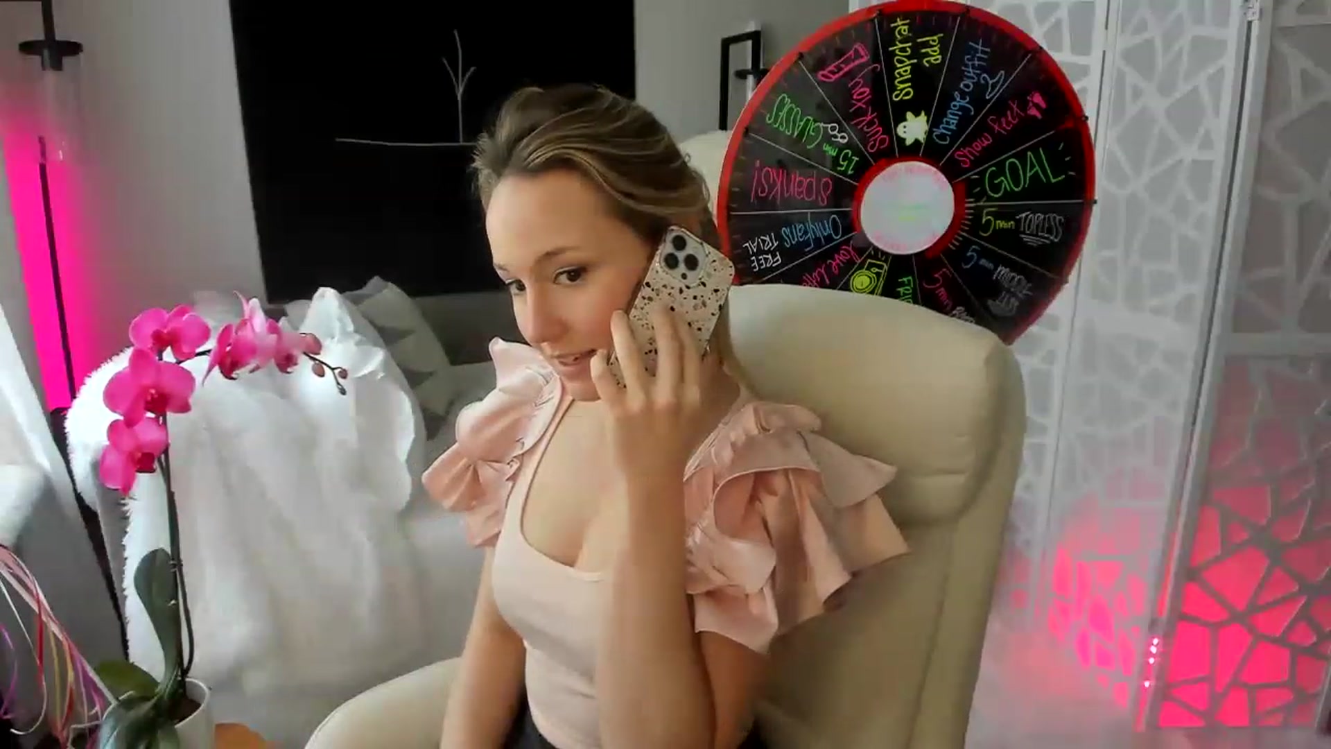 Gallery image thumbnail from LilLadyBird's myfreecams stream on, 02/15/2023, 21:10 image 8 of 20