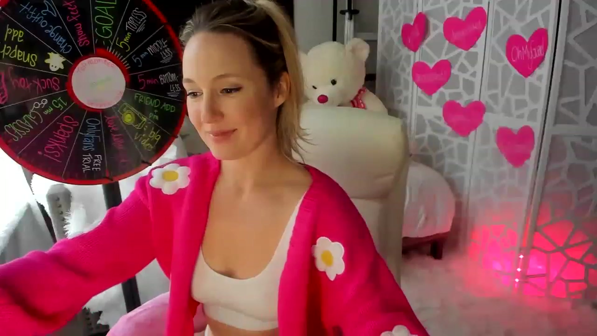 Gallery image thumbnail from LilLadyBird's myfreecams stream on, 02/18/2023, 22:48 image 18 of 20