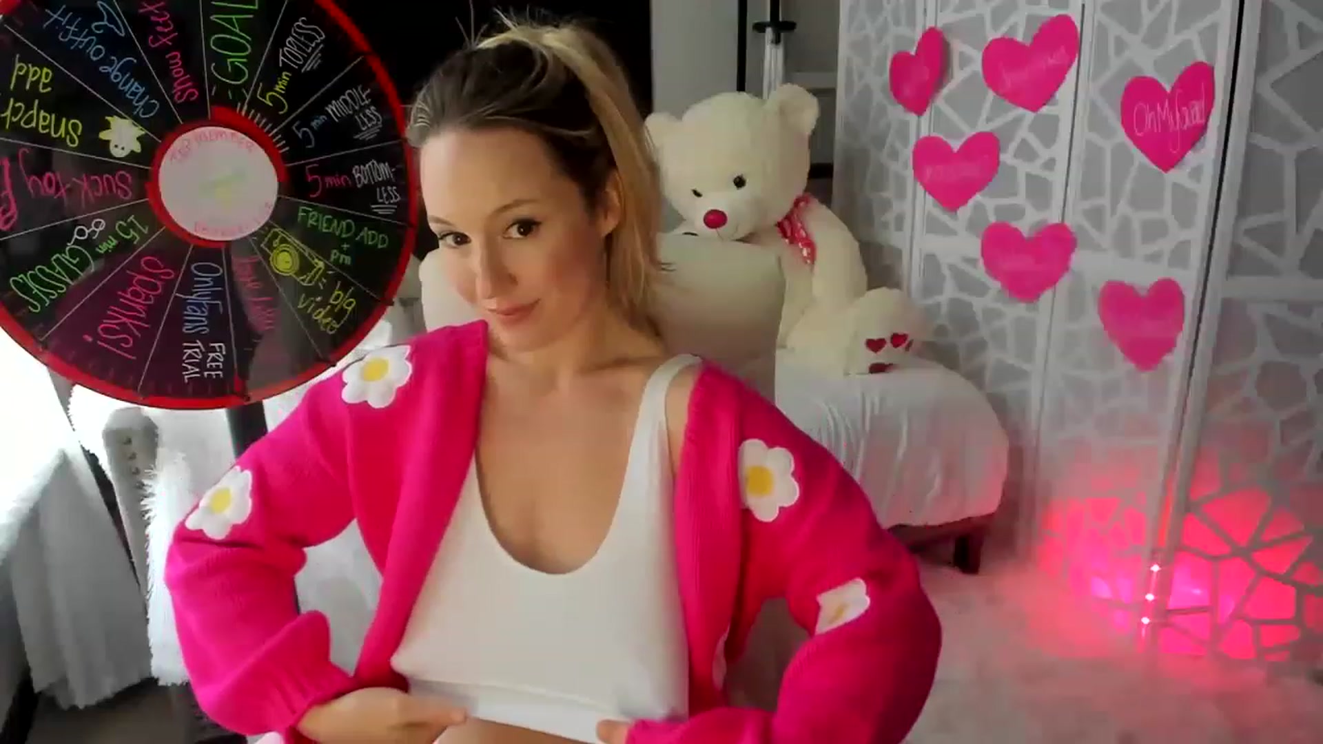 Gallery image thumbnail from LilLadyBird's myfreecams stream on, 02/18/2023, 22:48 image 16 of 20