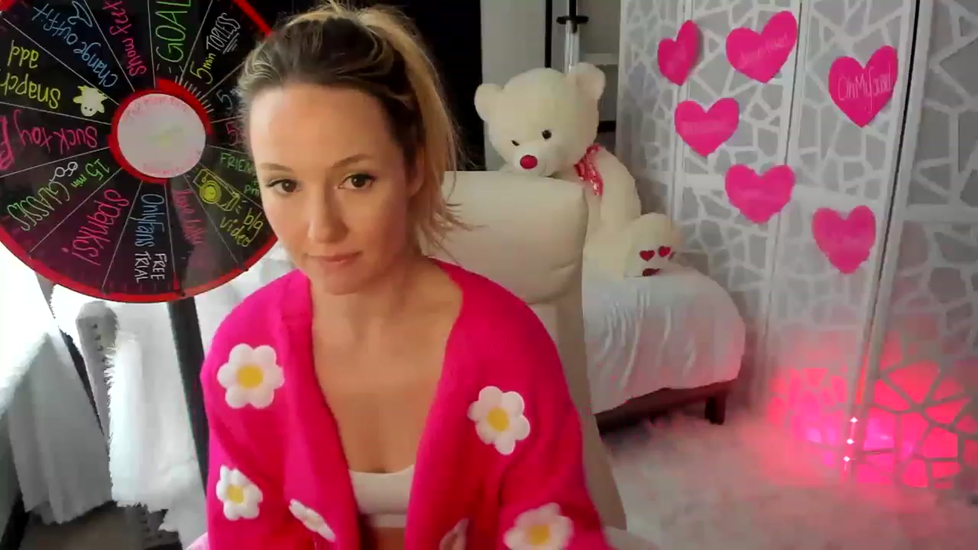 Gallery image thumbnail from LilLadyBird's myfreecams stream on, 02/18/2023, 22:48 image 10 of 20