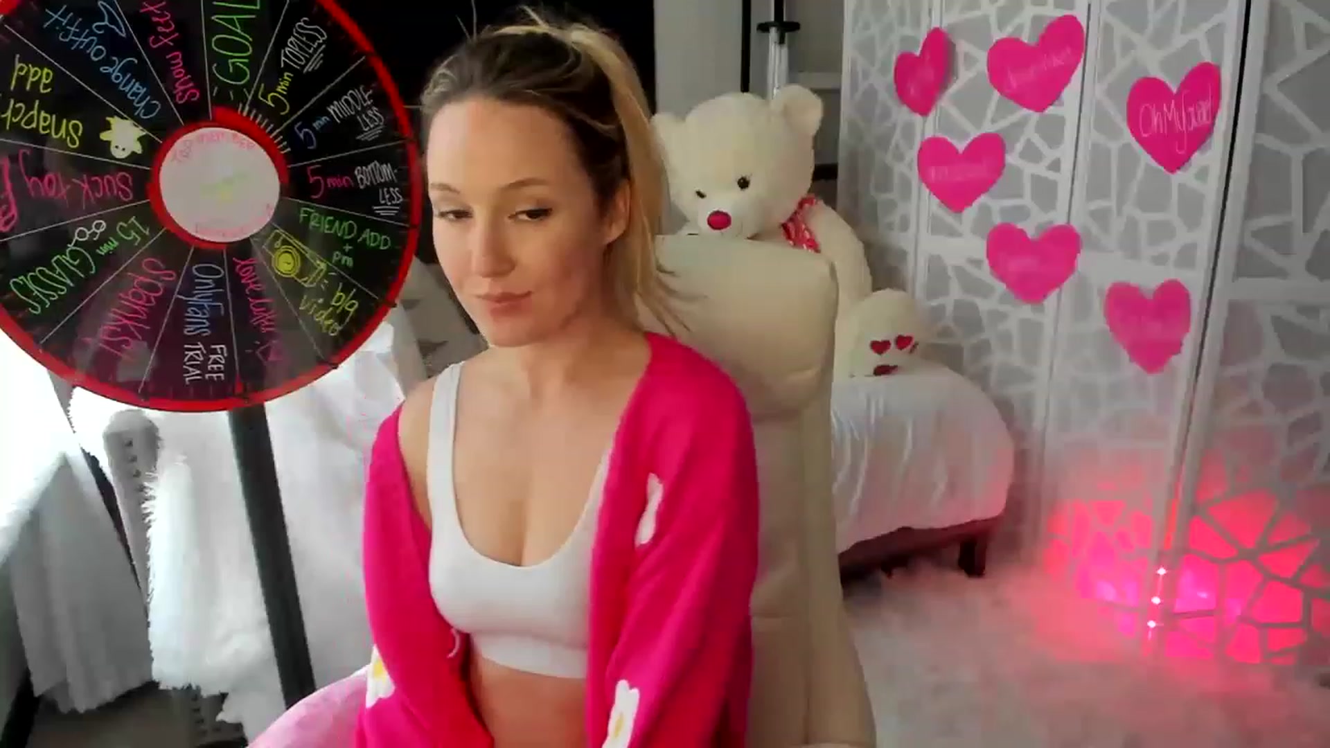 Gallery image thumbnail from LilLadyBird's myfreecams stream on, 02/18/2023, 22:48 image 12 of 20