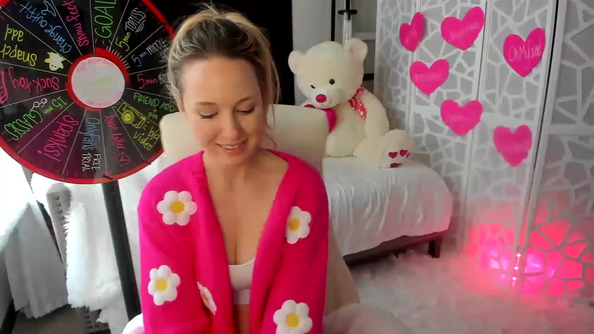 Gallery image thumbnail from LilLadyBird's myfreecams stream on, 02/18/2023, 22:48 image 11 of 20