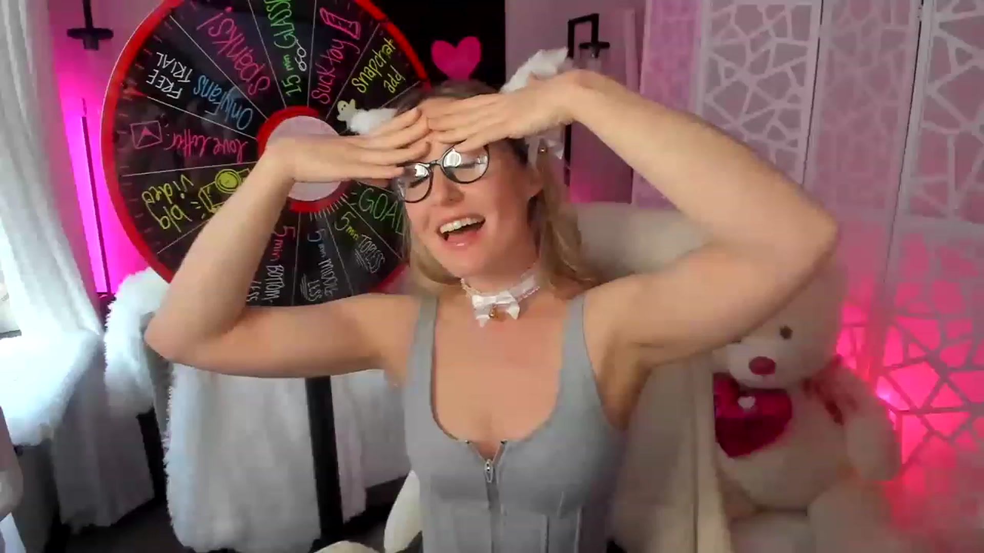 Gallery image thumbnail from LilLadyBird's myfreecams stream on, 02/20/2023, 01:08 image 1 of 20