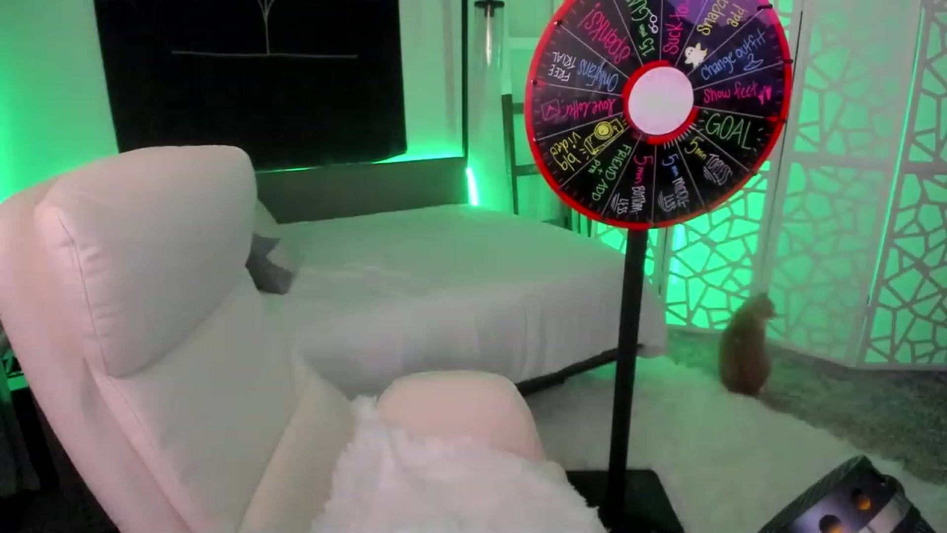 Gallery image thumbnail from LilLadyBird's myfreecams stream on, 03/03/2023, 04:41 image 6 of 20