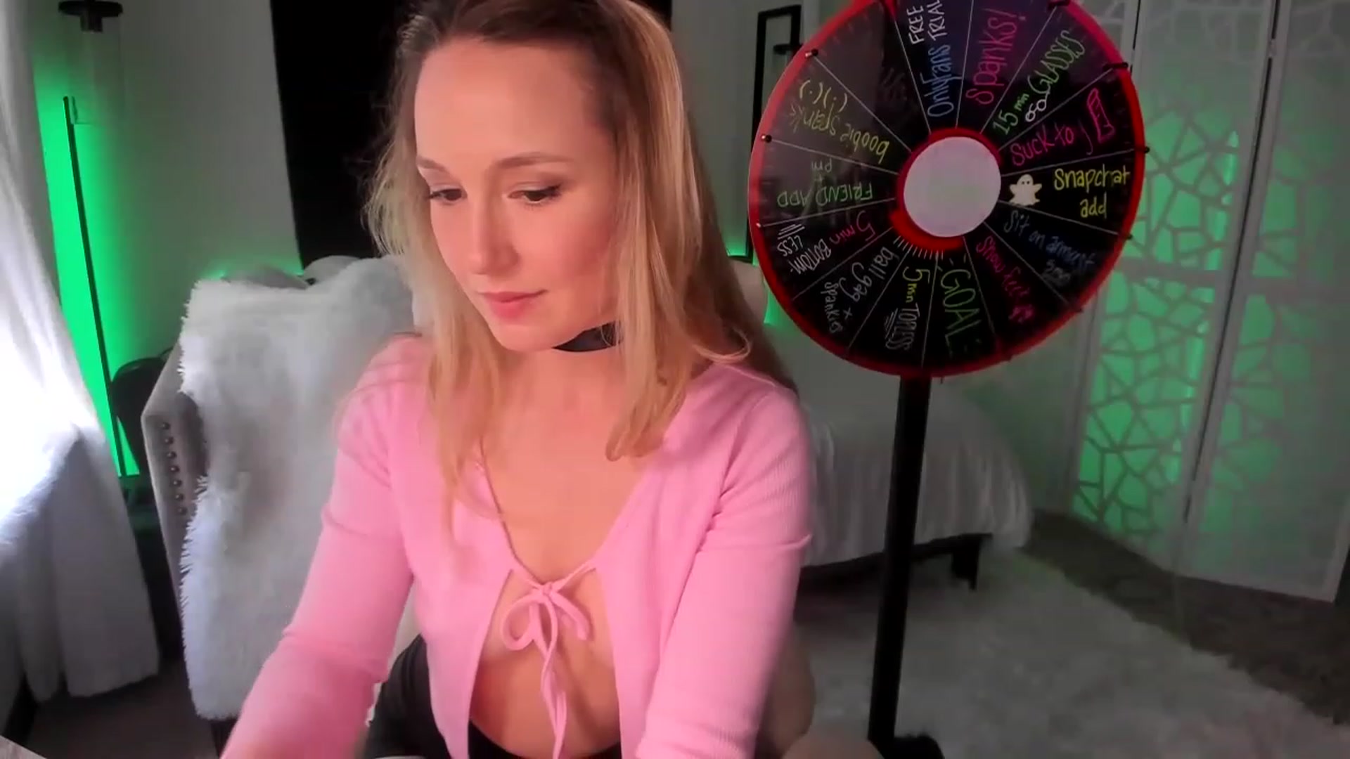 Gallery image thumbnail from LilLadyBird's myfreecams stream on, 03/07/2023, 24:30 image 11 of 20