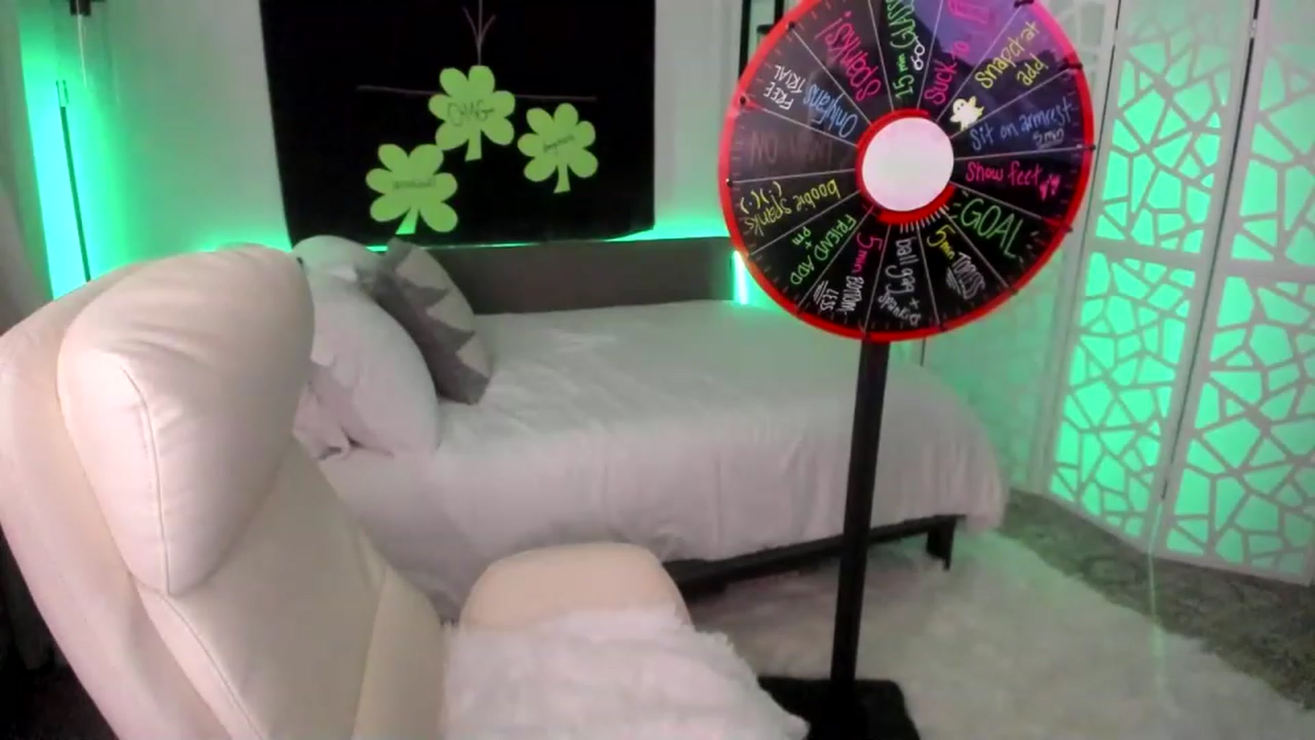 Gallery image thumbnail from LilLadyBird's myfreecams stream on, 03/07/2023, 03:35 image 12 of 20