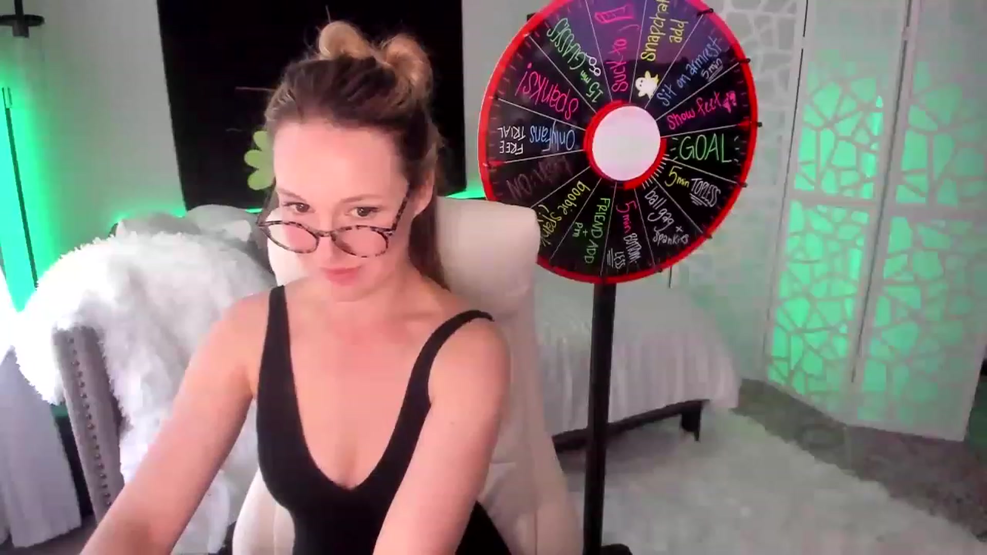 Gallery image thumbnail from LilLadyBird's myfreecams stream on, 03/07/2023, 23:53 image 19 of 20