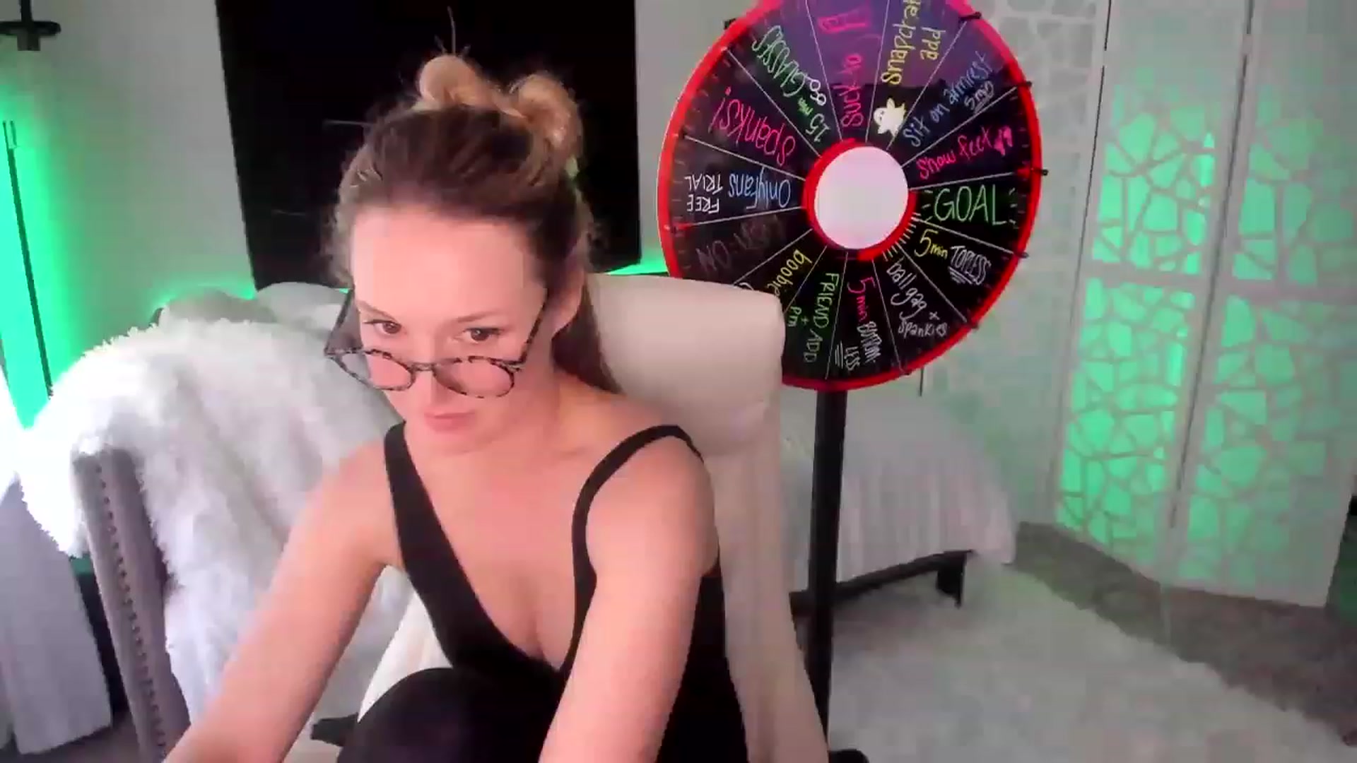 Gallery image thumbnail from LilLadyBird's myfreecams stream on, 03/07/2023, 23:53 image 20 of 20