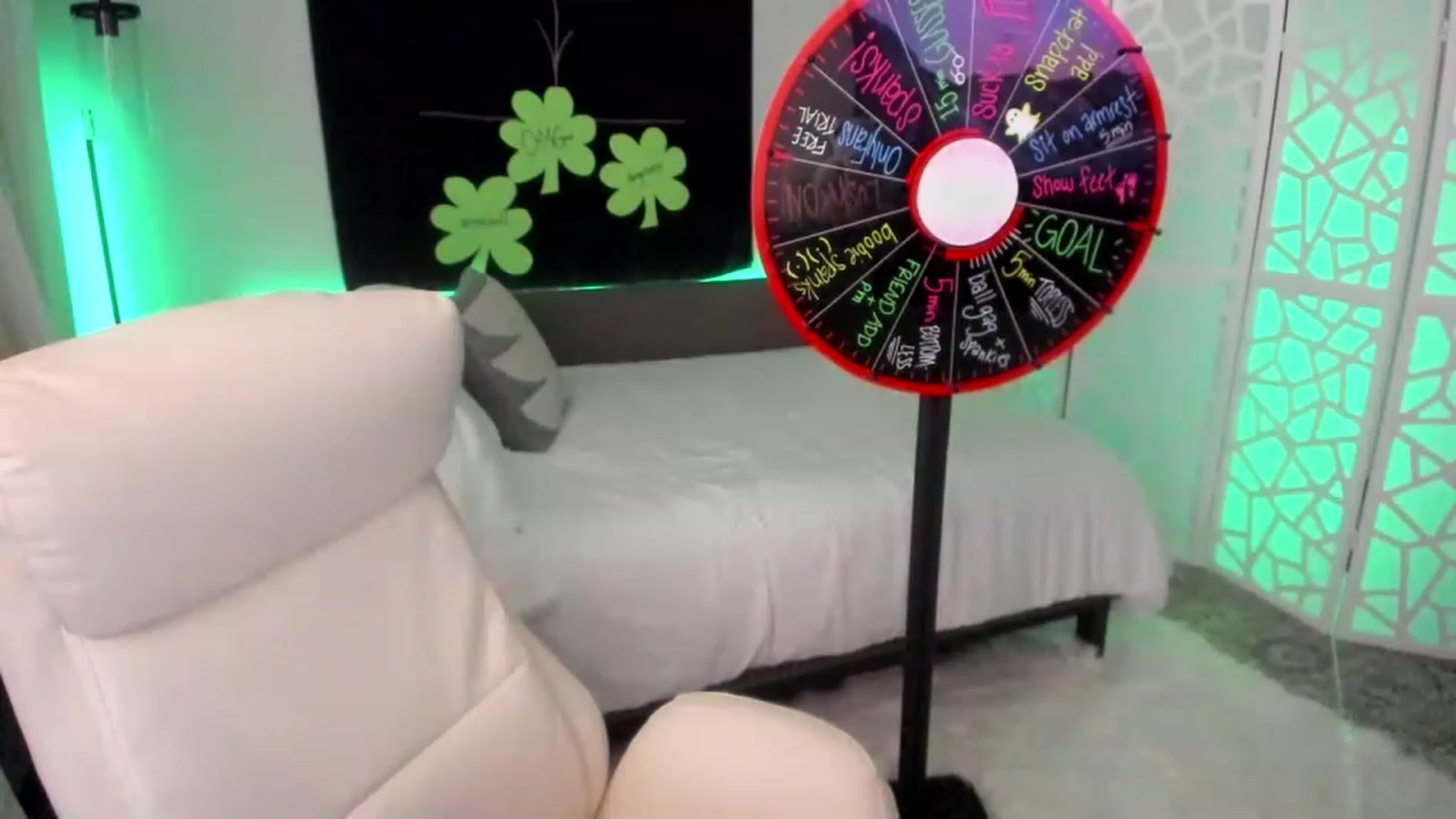 Gallery image thumbnail from LilLadyBird's myfreecams stream on, 03/08/2023, 04:29 image 20 of 20