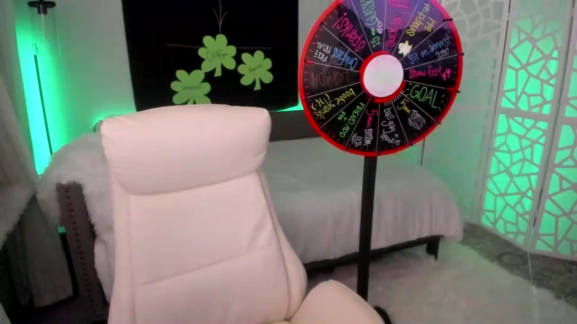 Gallery image thumbnail from LilLadyBird's myfreecams stream on, 03/08/2023, 04:29 image 7 of 20