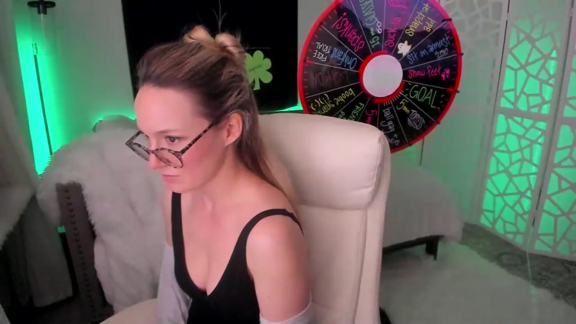 Gallery image thumbnail from LilLadyBird's myfreecams stream on, 03/08/2023, 04:29 image 18 of 20