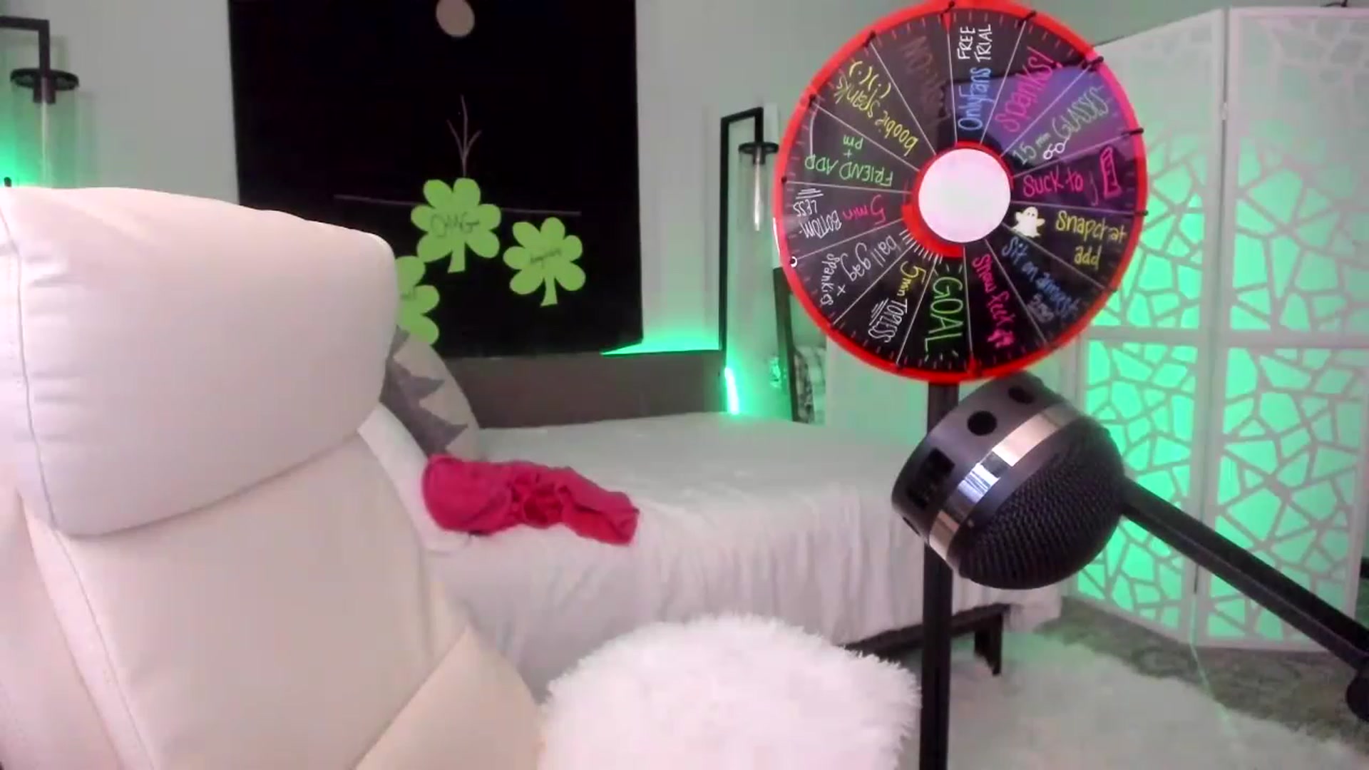 Gallery image thumbnail from LilLadyBird's myfreecams stream on, 03/10/2023, 02:57 image 13 of 20