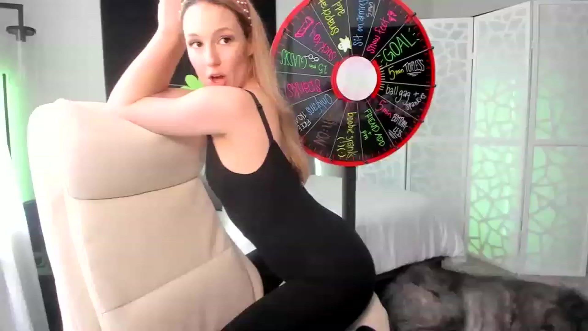 Gallery image thumbnail from LilLadyBird's myfreecams stream on, 03/12/2023, 24:06 image 2 of 20