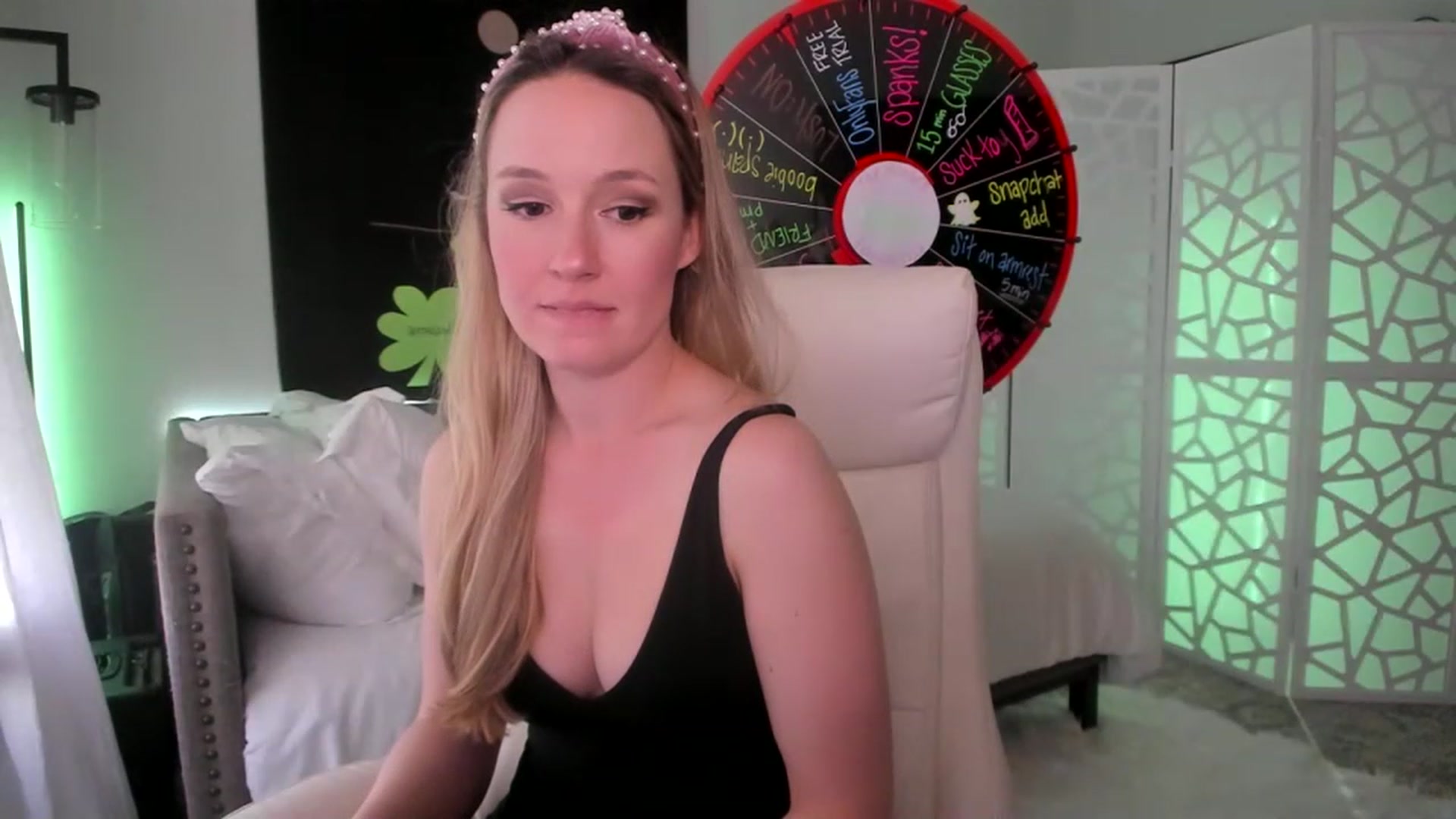 Gallery image thumbnail from LilLadyBird's myfreecams stream on, 03/12/2023, 24:06 image 20 of 20