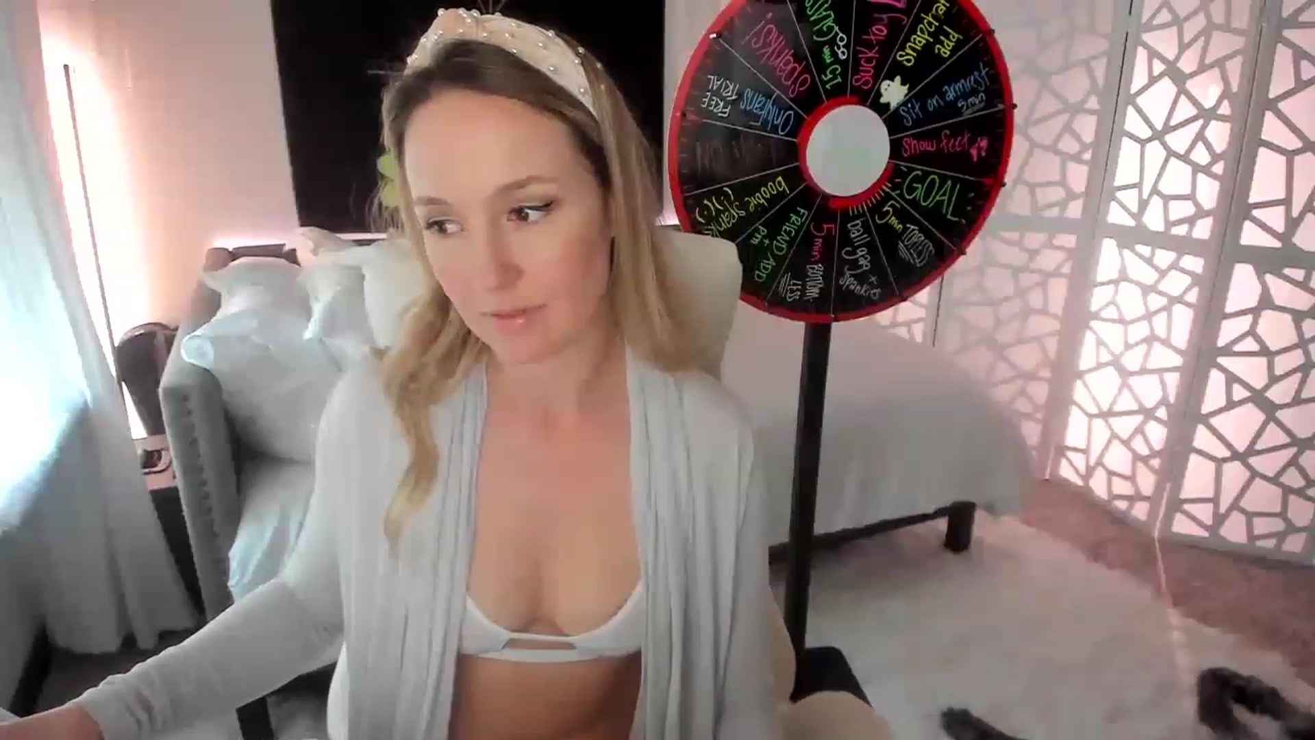 Gallery image thumbnail from LilLadyBird's myfreecams stream on, 03/14/2023, 22:39 image 20 of 20