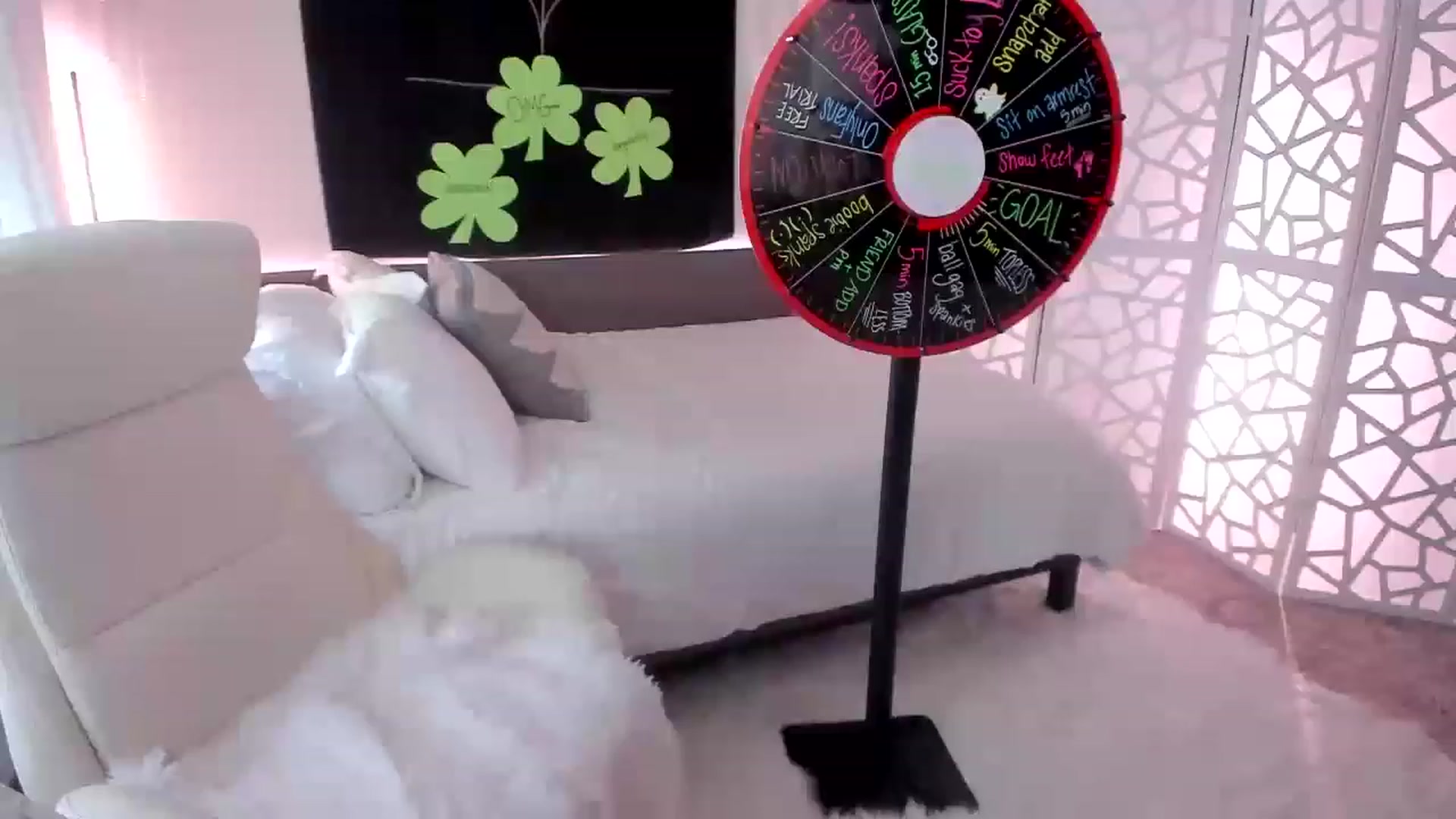 Gallery image thumbnail from LilLadyBird's myfreecams stream on, 03/14/2023, 23:08 image 3 of 20