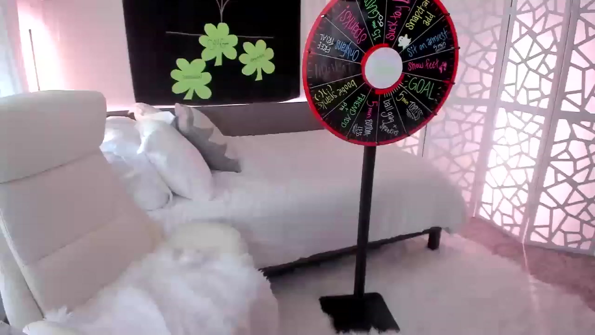 Gallery image thumbnail from LilLadyBird's myfreecams stream on, 03/14/2023, 23:08 image 9 of 20