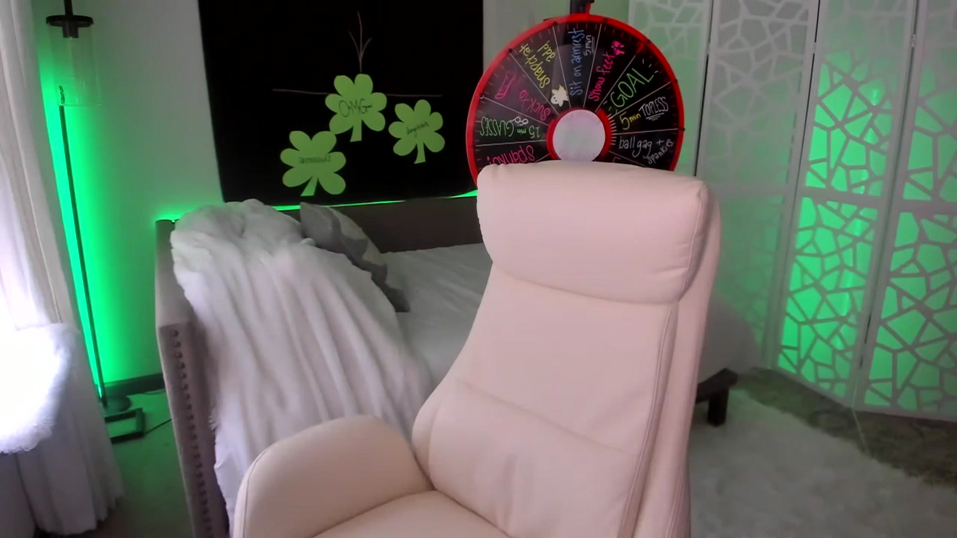 Gallery image thumbnail from LilLadyBird's myfreecams stream on, 03/15/2023, 22:53 image 11 of 20