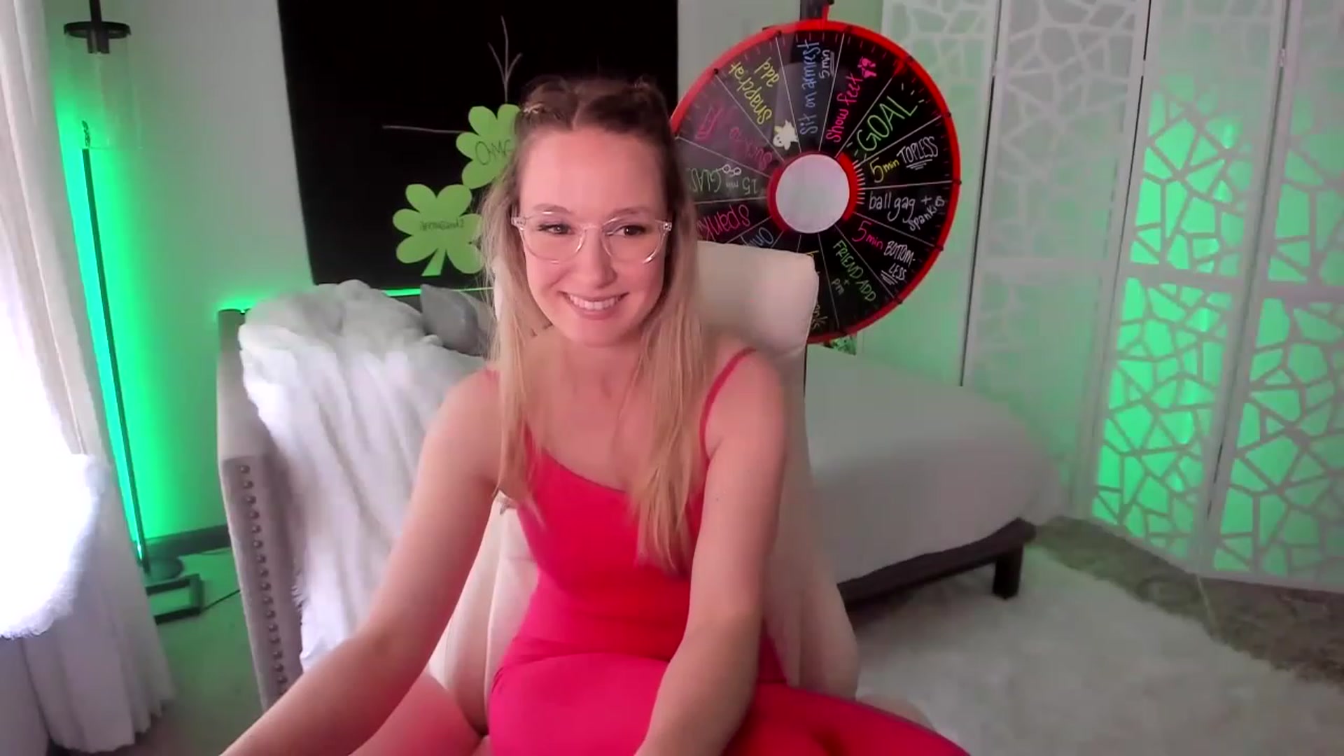 Gallery image thumbnail from LilLadyBird's myfreecams stream on, 03/15/2023, 22:53 image 17 of 20