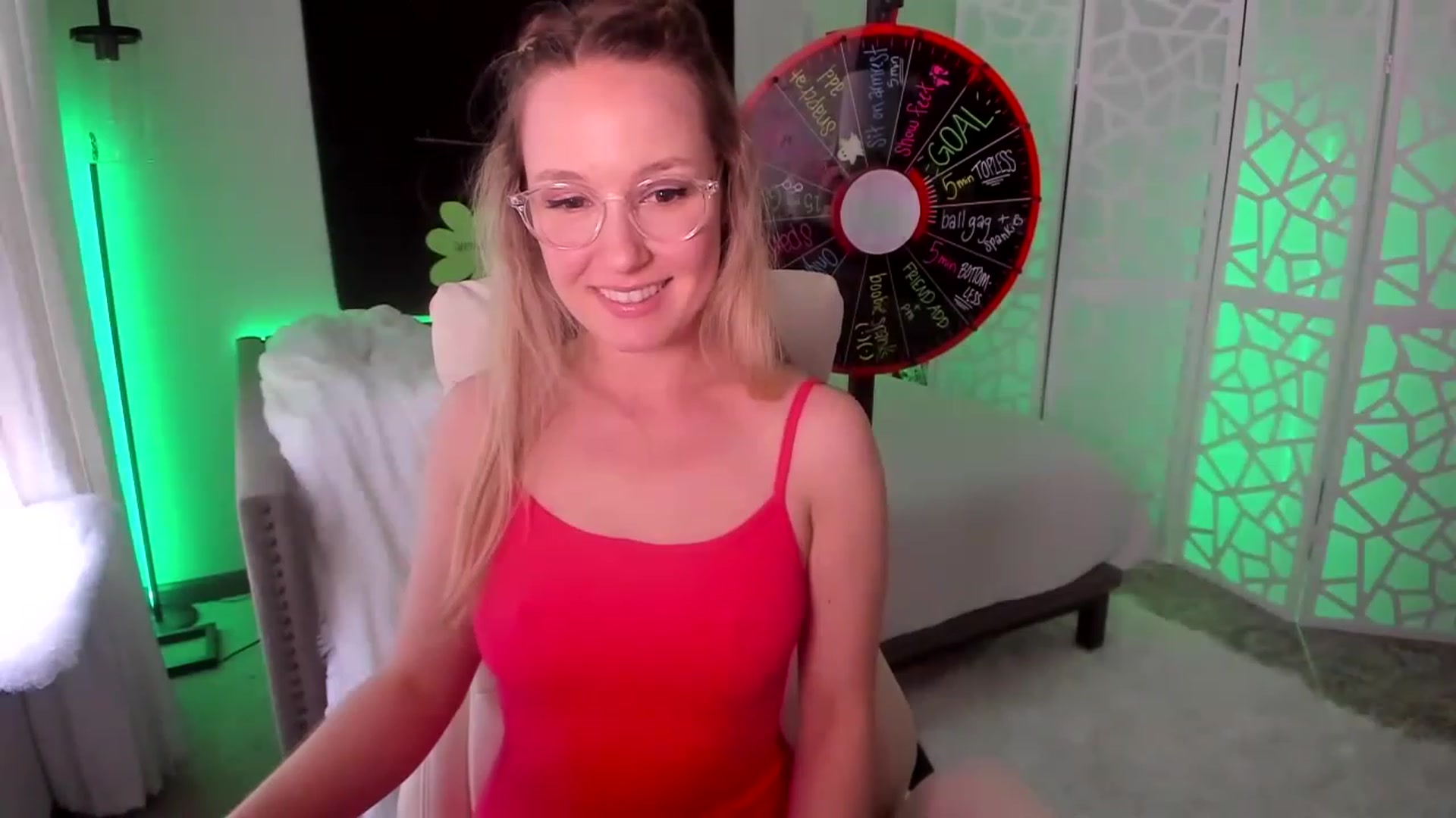 Gallery image thumbnail from LilLadyBird's myfreecams stream on, 03/15/2023, 23:07 image 17 of 20