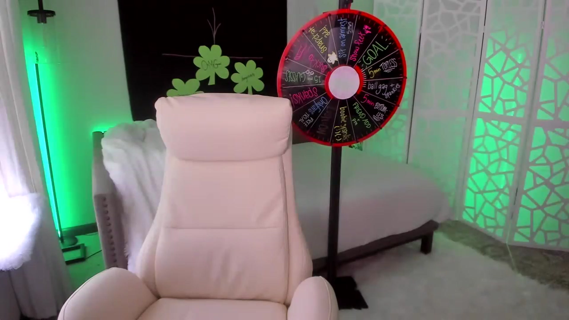 Gallery image thumbnail from LilLadyBird's myfreecams stream on, 03/15/2023, 23:07 image 10 of 20