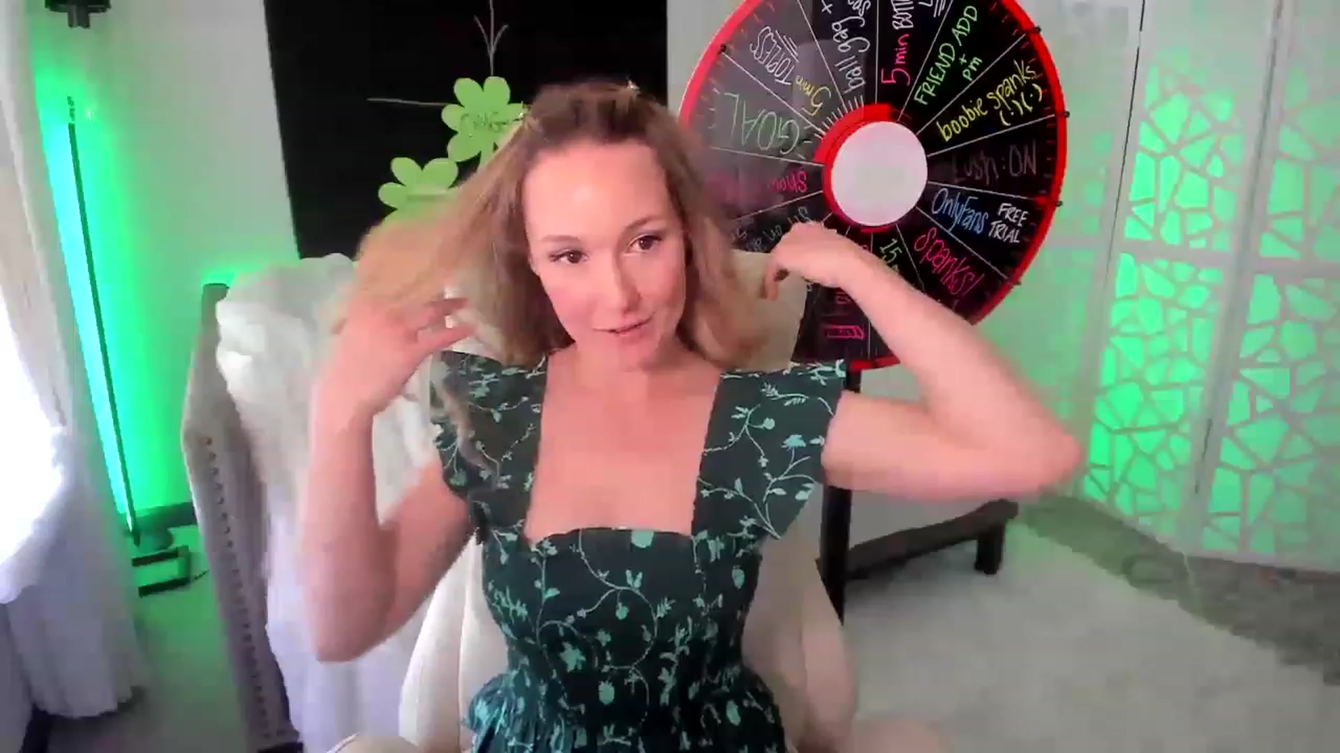 Gallery image thumbnail from LilLadyBird's myfreecams stream on, 03/17/2023, 22:40 image 1 of 20