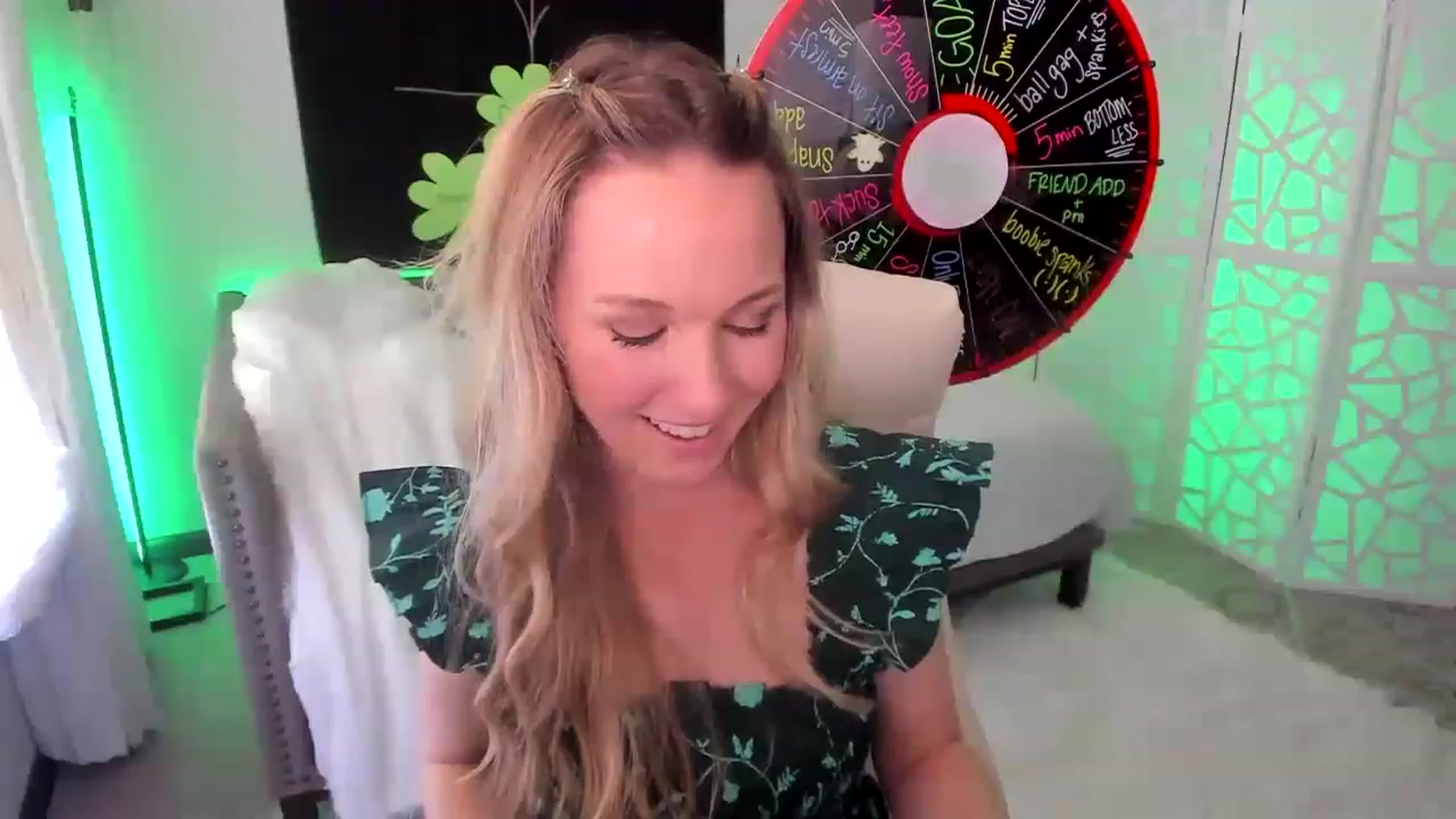 Gallery image thumbnail from LilLadyBird's myfreecams stream on, 03/17/2023, 22:40 image 2 of 20