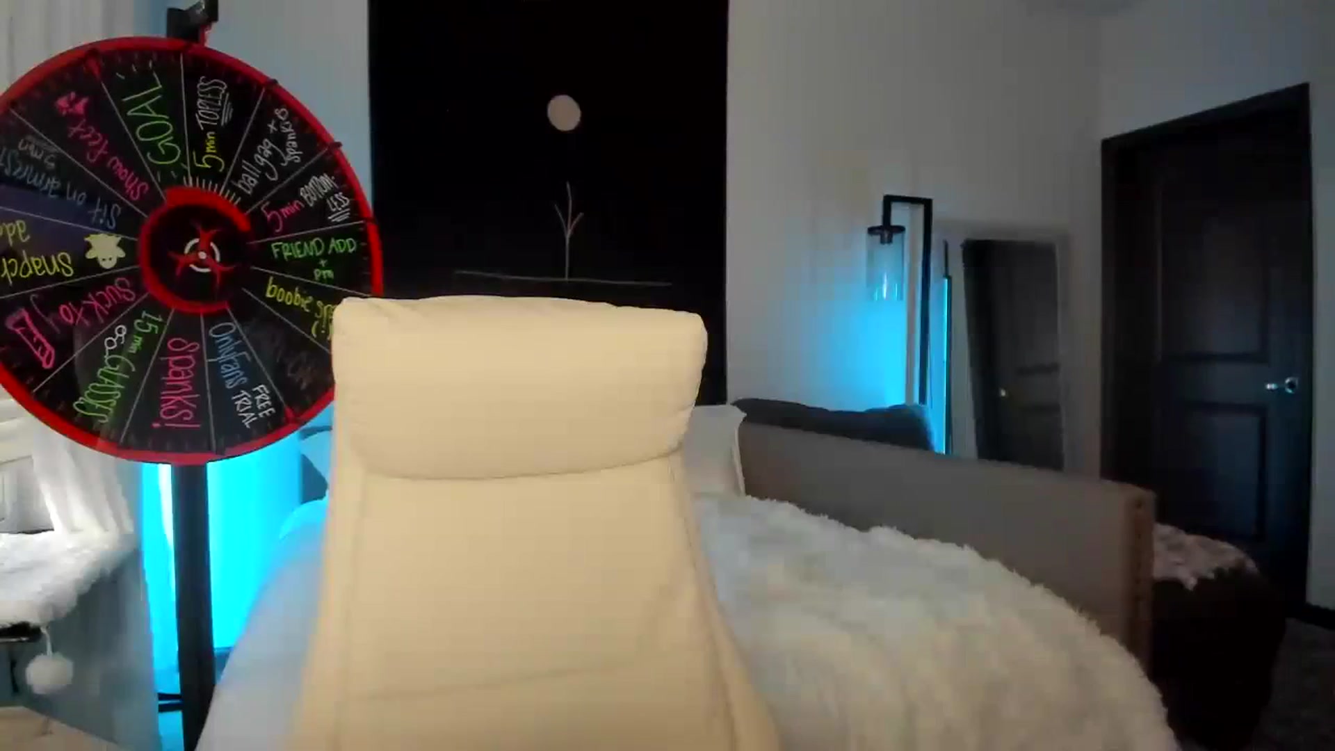 Gallery image thumbnail from LilLadyBird's myfreecams stream on, 08/19/2023, 01:19 image 20 of 20