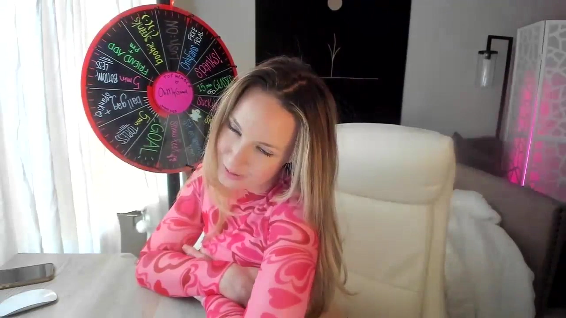 Gallery image thumbnail from LilLadyBird's myfreecams stream on, 08/20/2023, 24:51 image 15 of 20