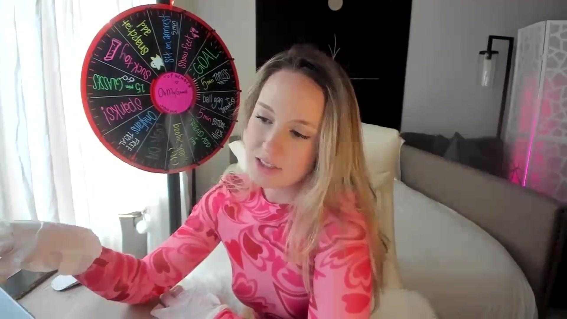 Gallery image thumbnail from LilLadyBird's myfreecams stream on, 08/20/2023, 24:51 image 3 of 20