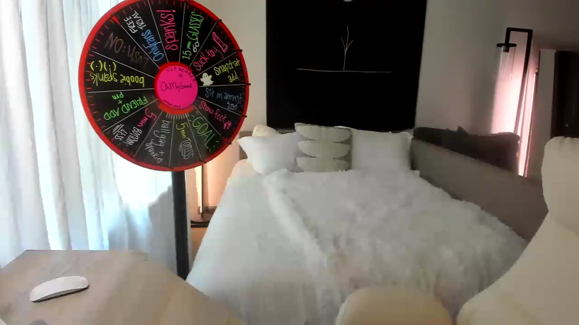 Gallery image thumbnail from LilLadyBird's myfreecams stream on, 08/20/2023, 23:09 image 10 of 20