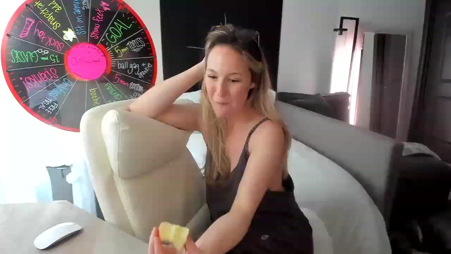 Gallery image thumbnail from LilLadyBird's myfreecams stream on, 08/24/2023, 21:46 image 17 of 20