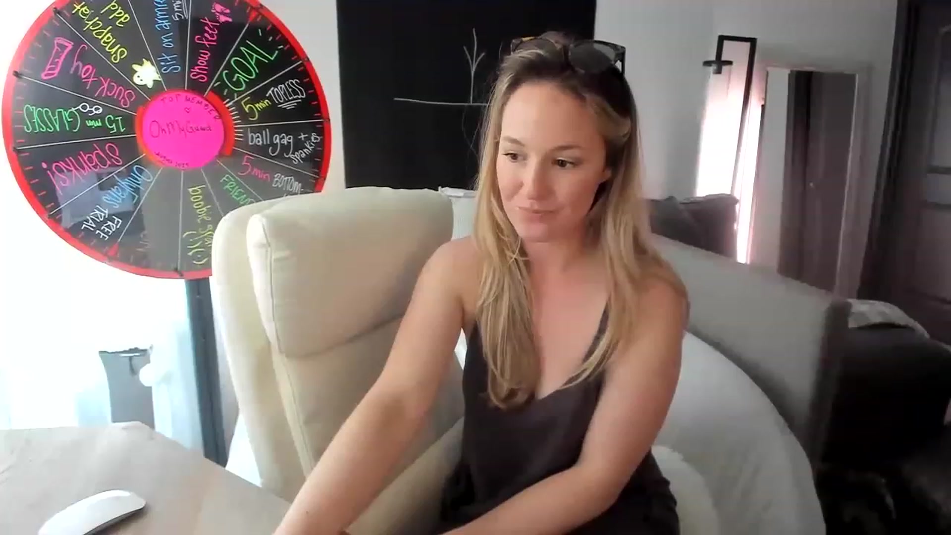 Gallery image thumbnail from LilLadyBird's myfreecams stream on, 08/24/2023, 21:46 image 19 of 20